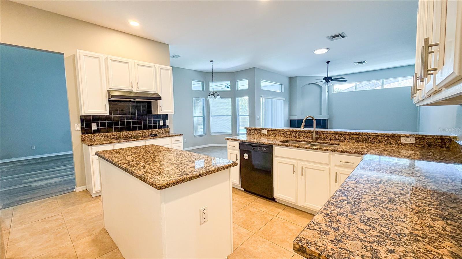 Single Family Residence at 123 GOLF COURSE PKWY, DAVENPORT, photo 6 of 31