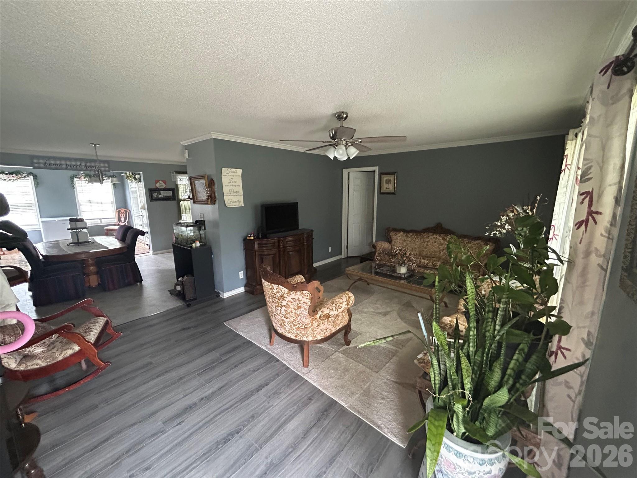 Single Family Residence at 1617 Ruby Road, Hartsville, photo 2 of 23