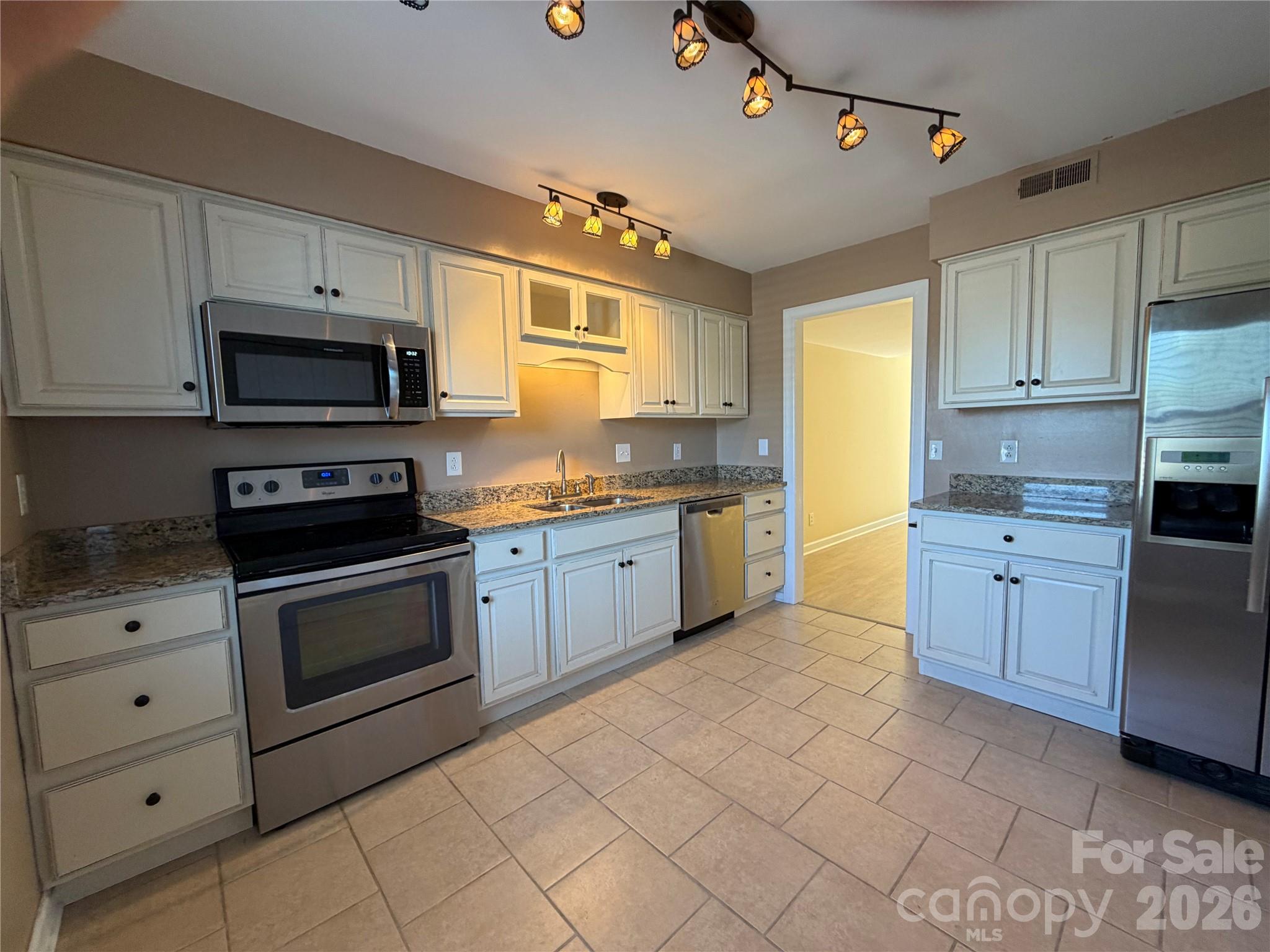 Townhouse at 2705 N Center Street, Hickory, photo 5 of 36