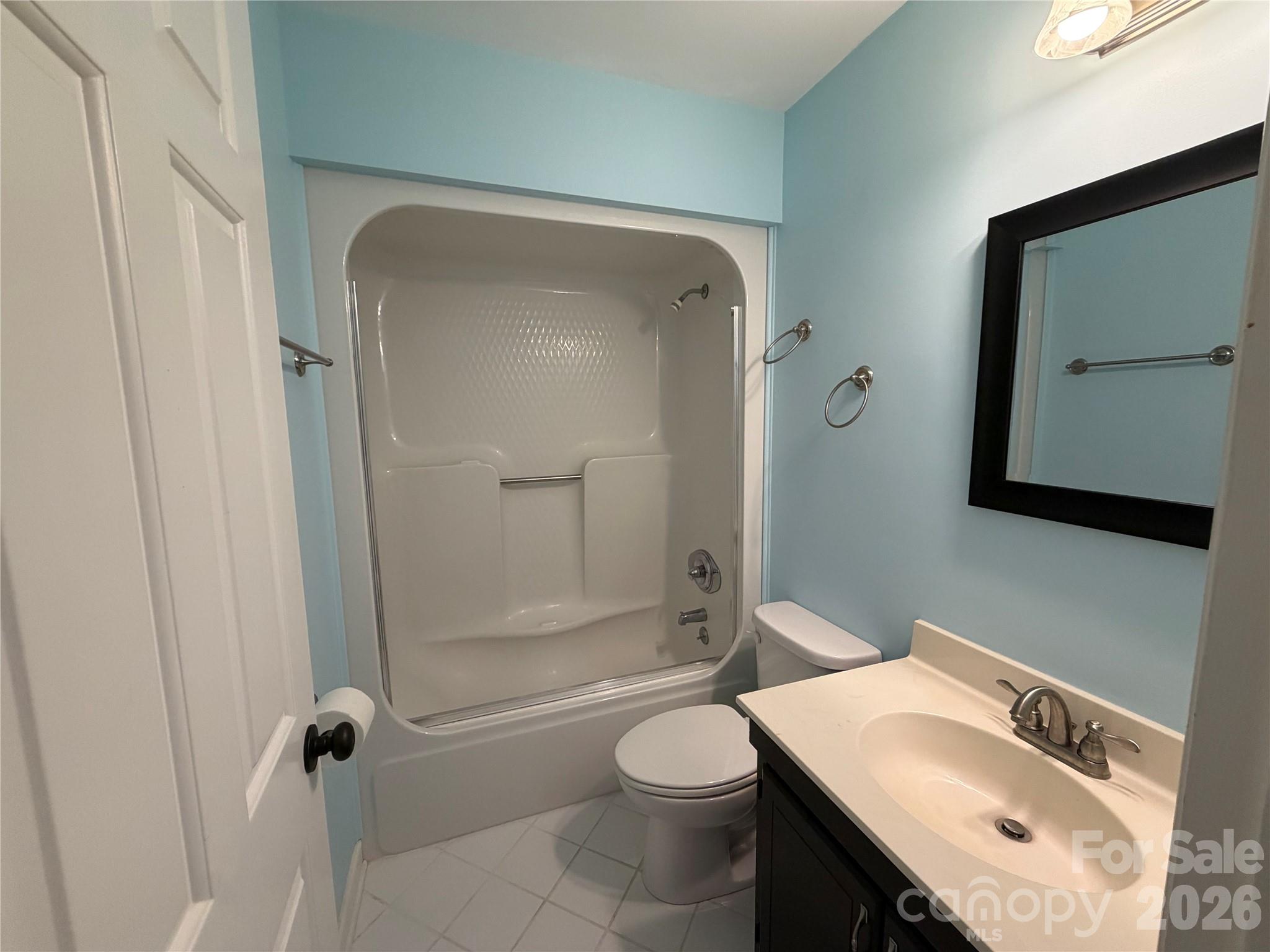 Upstairs Hall Bathroom - 2705 N Center Street, Hickory