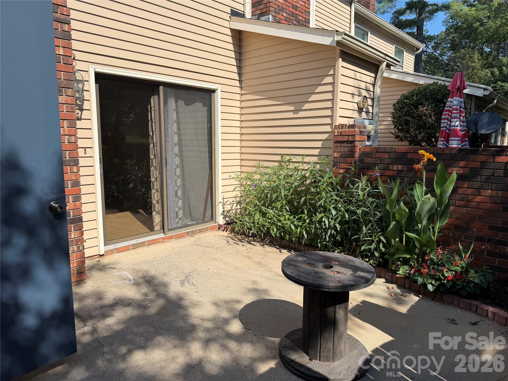 Courtyard space - 2705 N Center Street, Hickory
