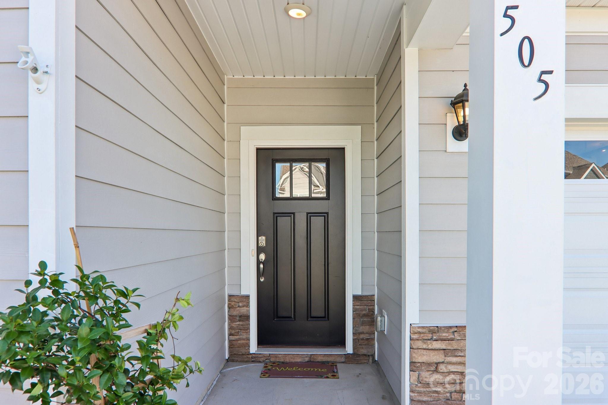 Welcome Home! - 505 Fox Cove Road, Hendersonville