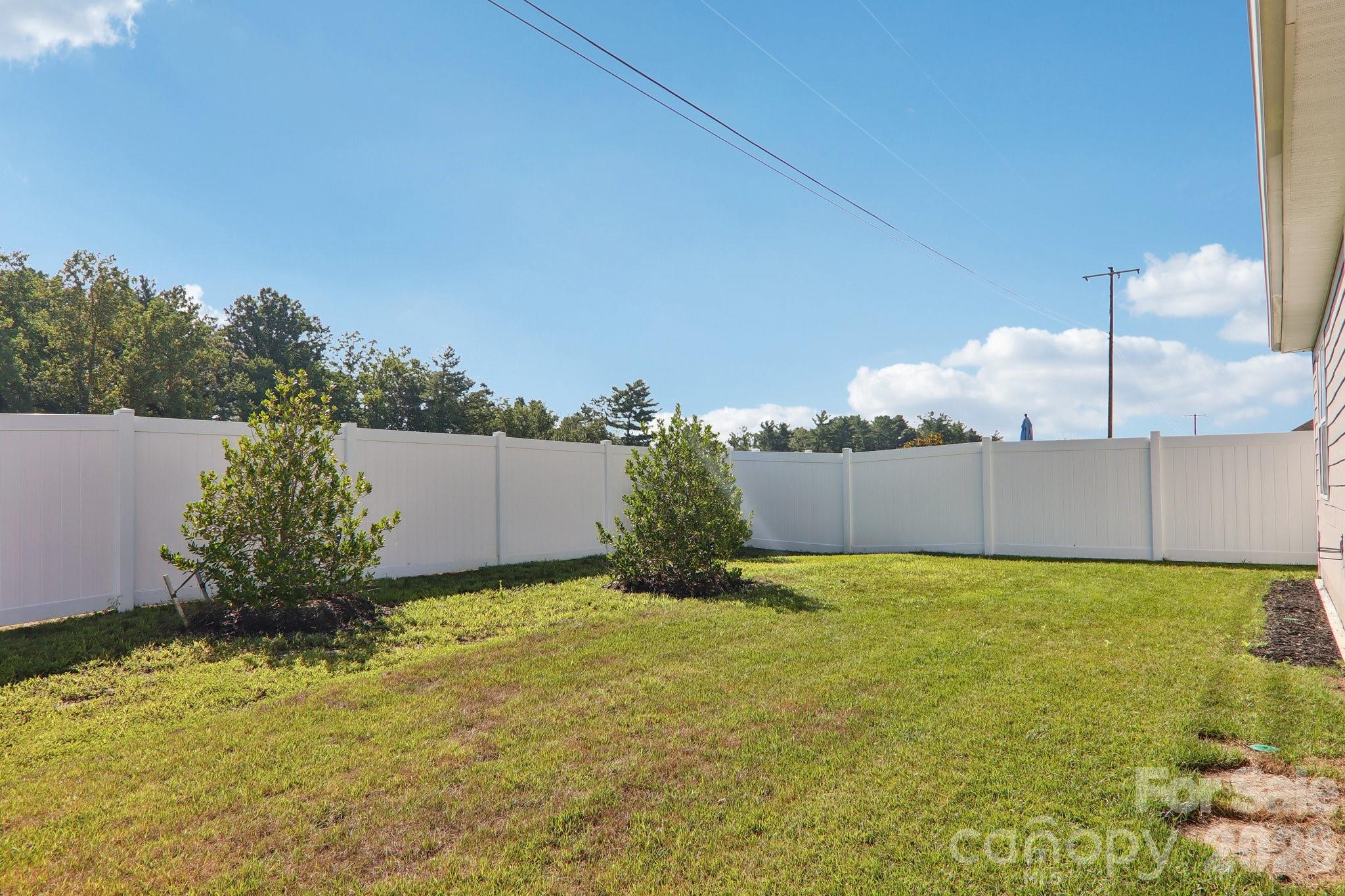 Flat Fenced-in Yard - 505 Fox Cove Road, Hendersonville