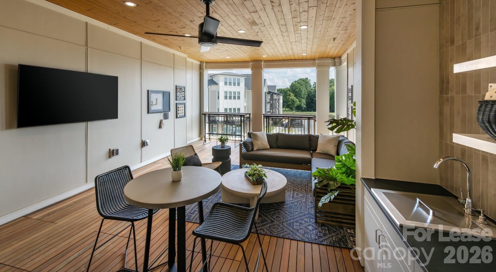 Apartment at 9035 Lindholm Drive, Huntersville, photo 9 of 37