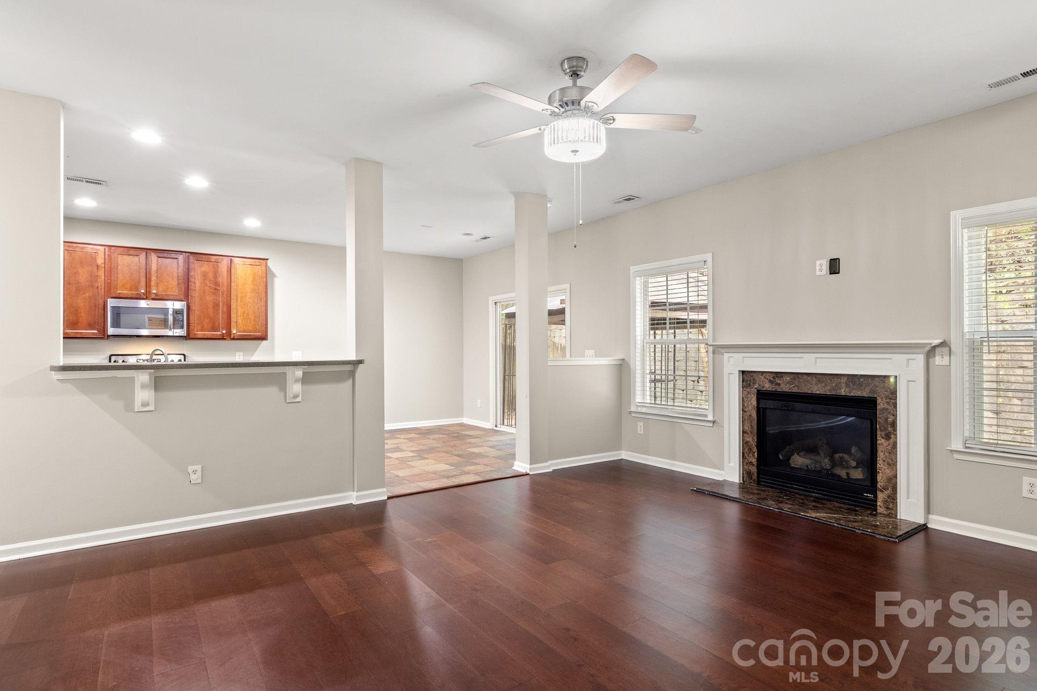 Single Family Residence at 9055 Pembroke Court, Fort Mill, photo 10 of 45
