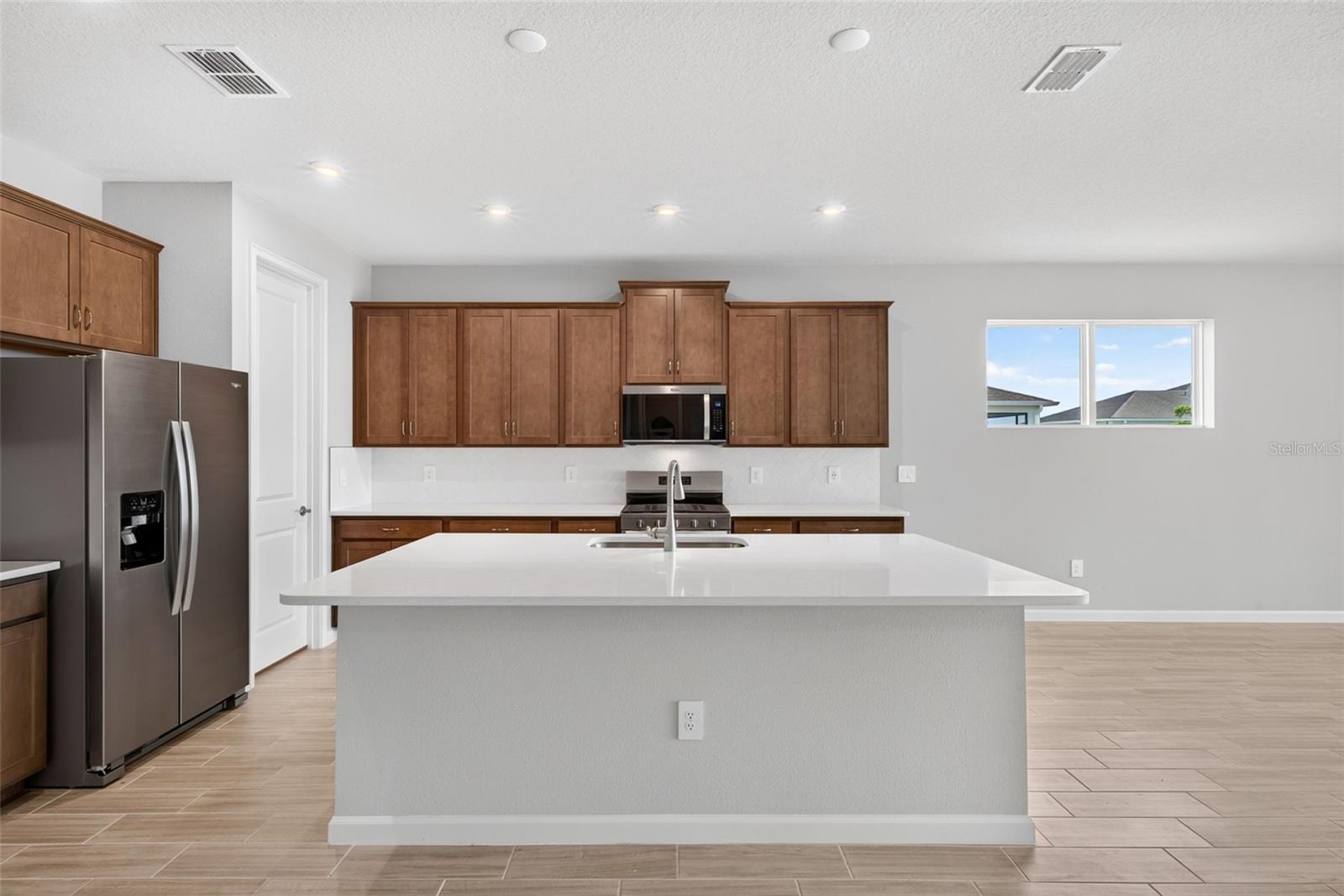 Single Family Residence at 9240 DERBYSHIRE DR, PARRISH, photo 5 of 46