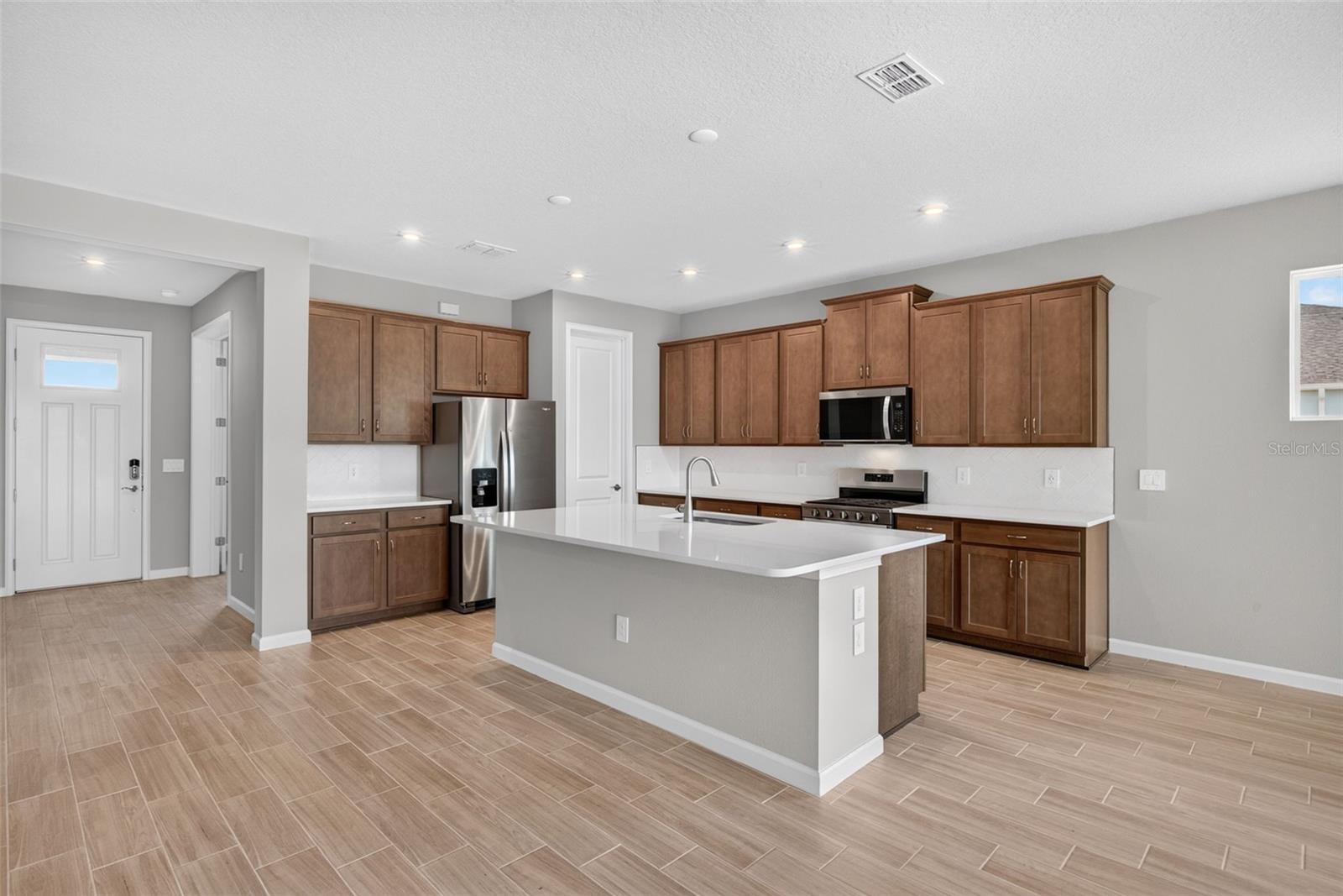 Single Family Residence at 9240 DERBYSHIRE DR, PARRISH, photo 7 of 46