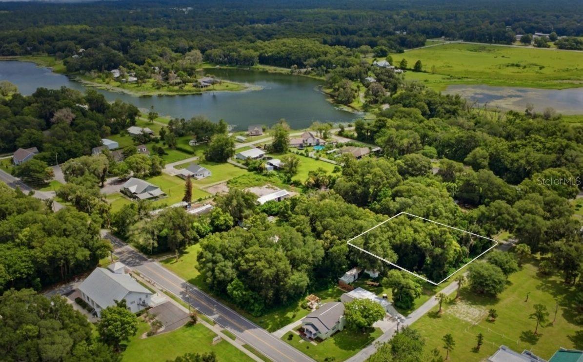 S LAKEVIEW DR