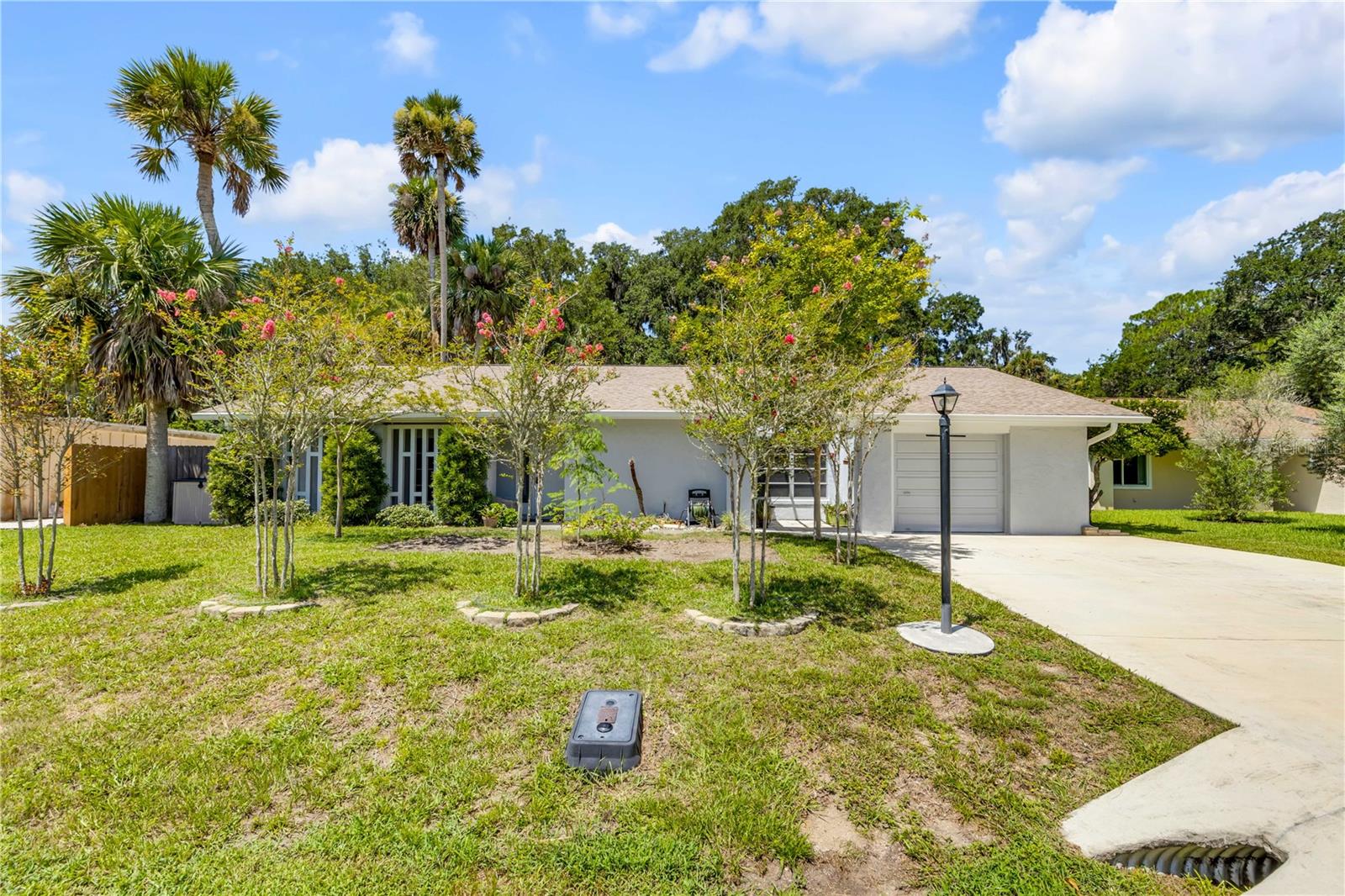 19 CROMPTON PL