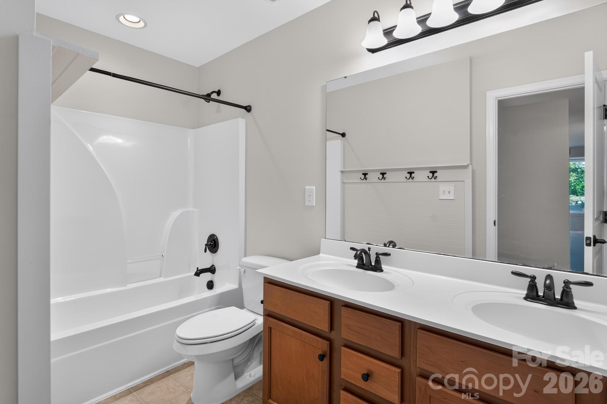 Single Family Residence at 2095 Taney Way, Fort Mill, photo 17 of 22