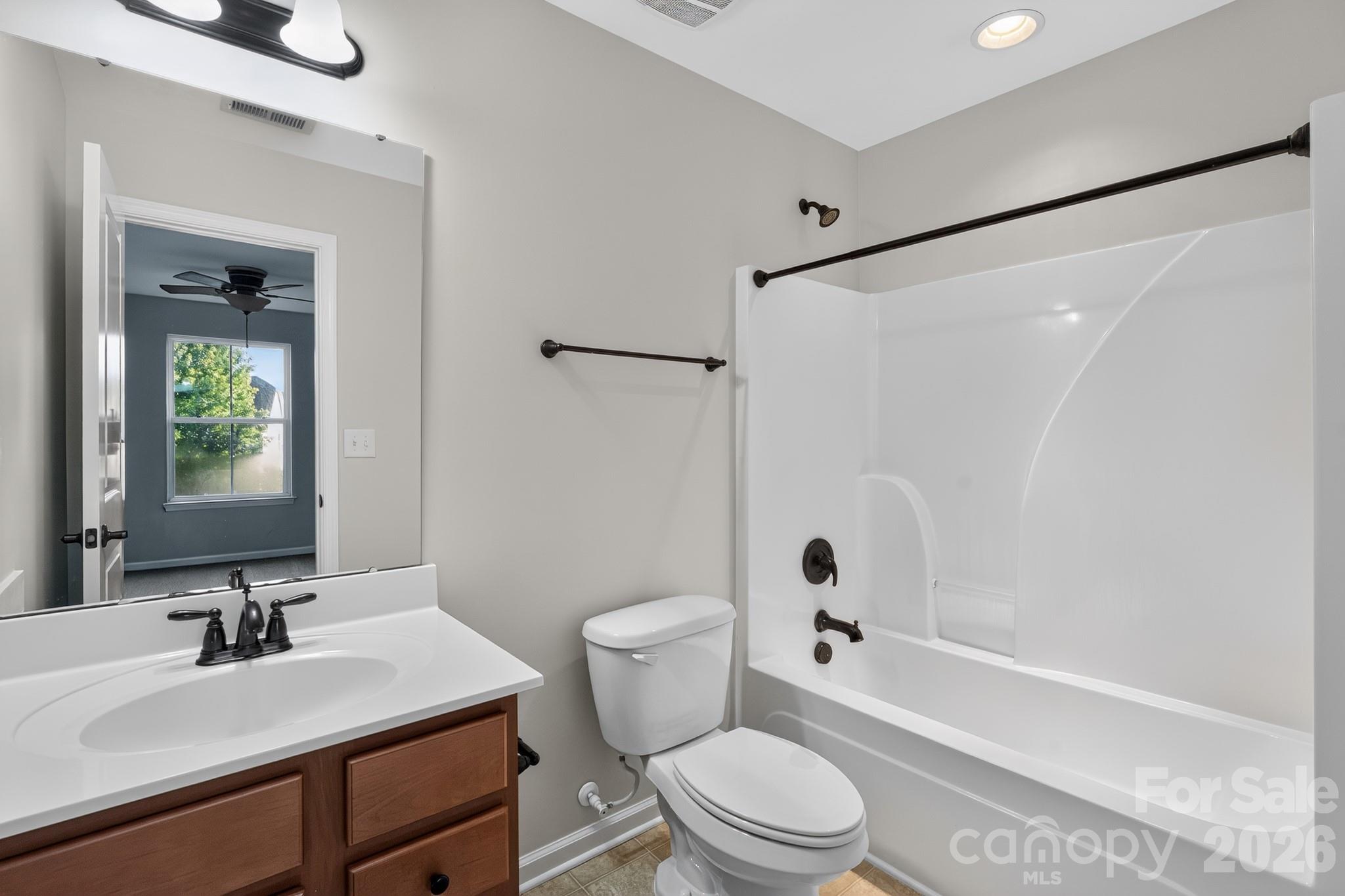 Single Family Residence at 2095 Taney Way, Fort Mill, photo 18 of 22
