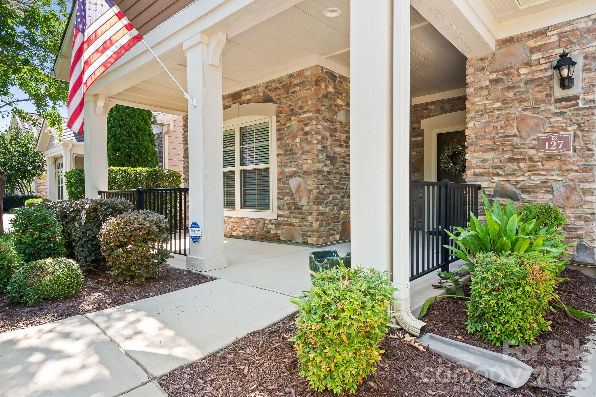 Single Family Residence at 127 Brawley Point Circle, Mooresville, photo 9 of 48