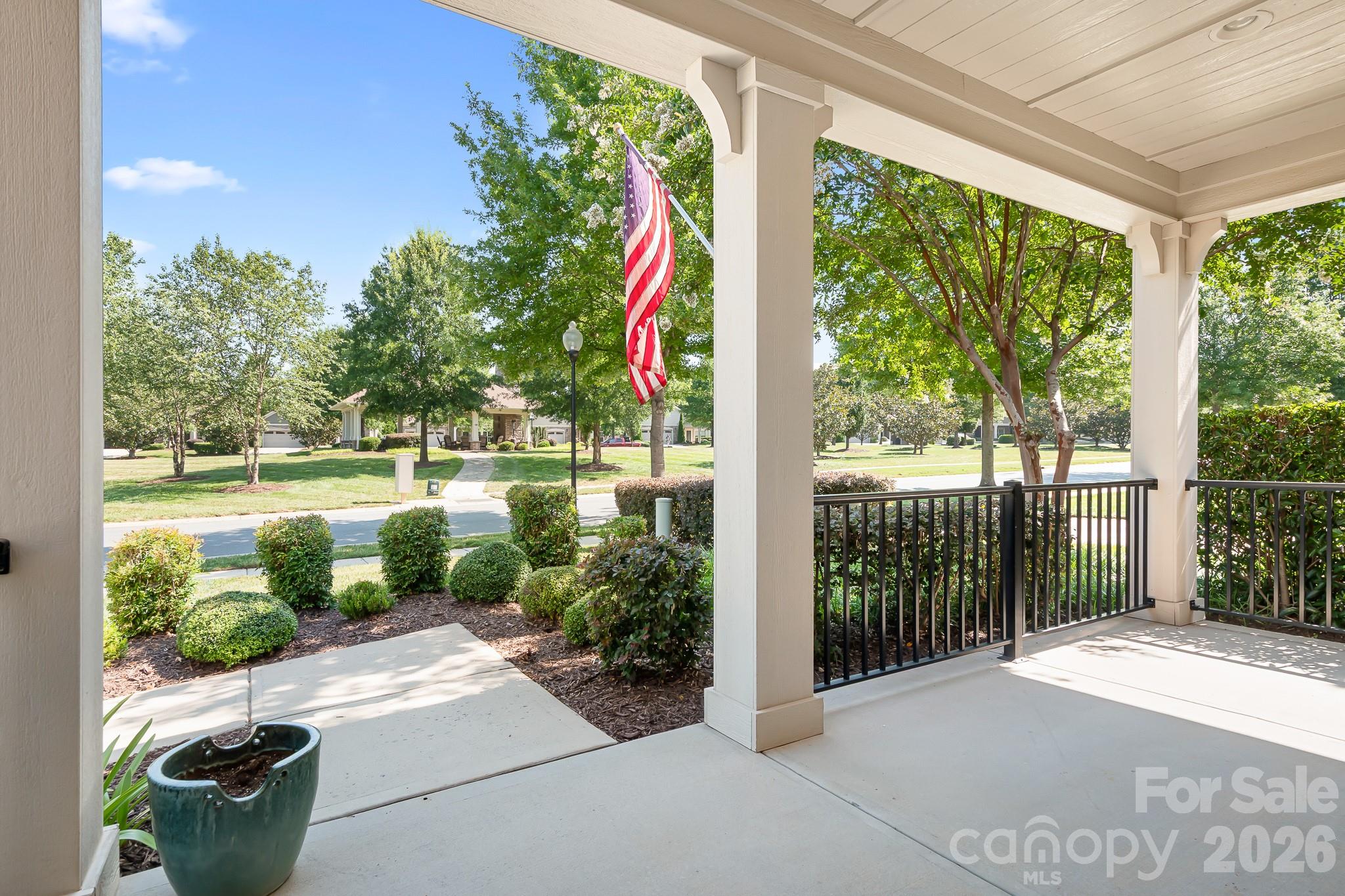 Single Family Residence at 127 Brawley Point Circle, Mooresville, photo 6 of 48