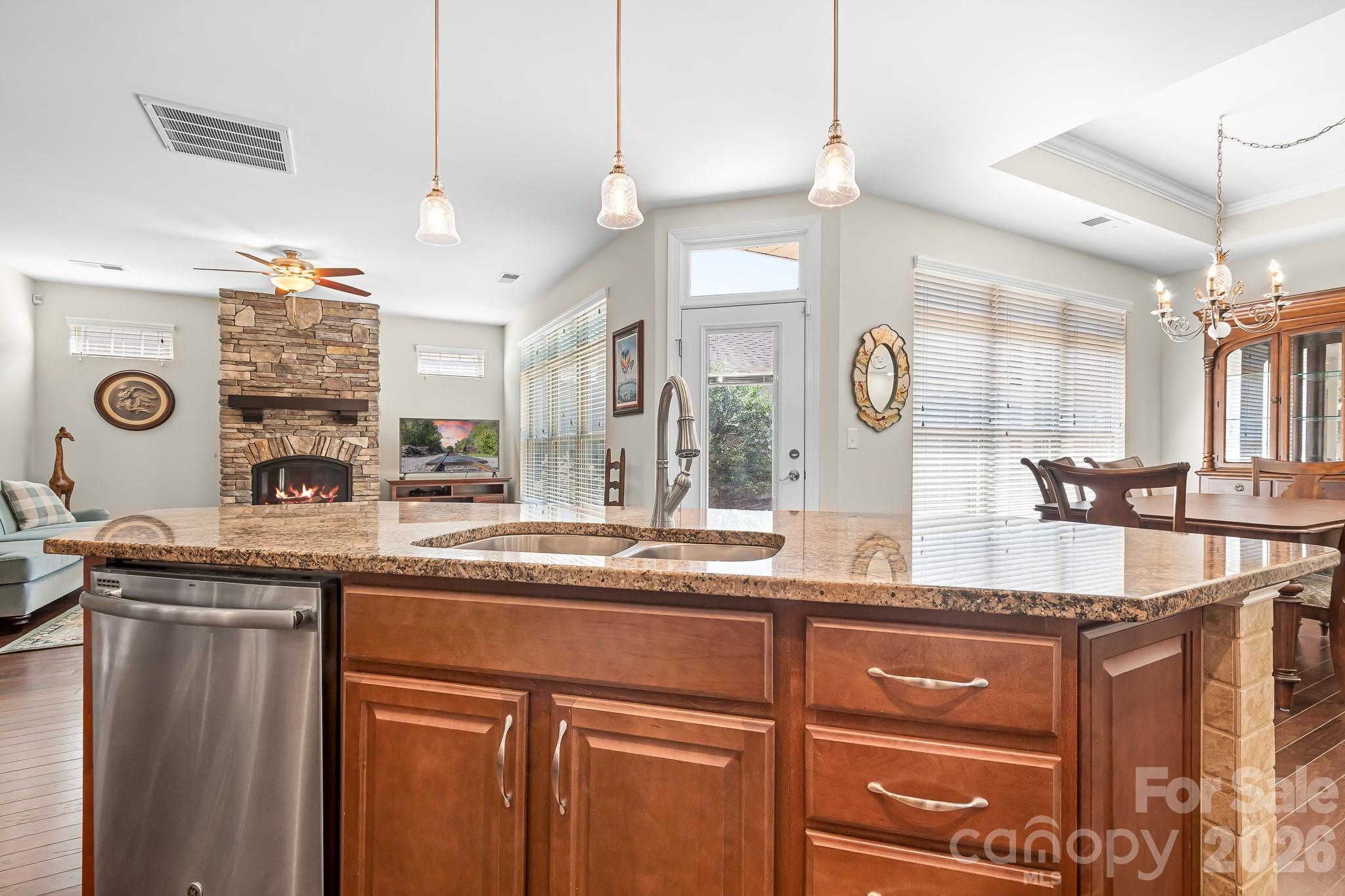 Single Family Residence at 127 Brawley Point Circle, Mooresville, photo 15 of 48