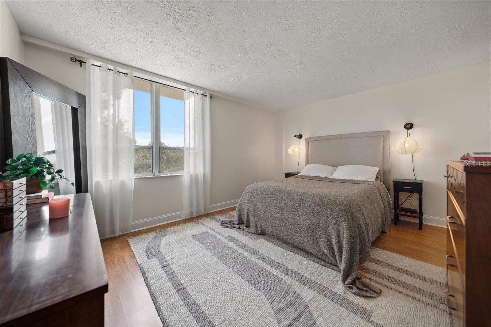 primary bedroom - 2614 COVE CAY DR #409, CLEARWATER