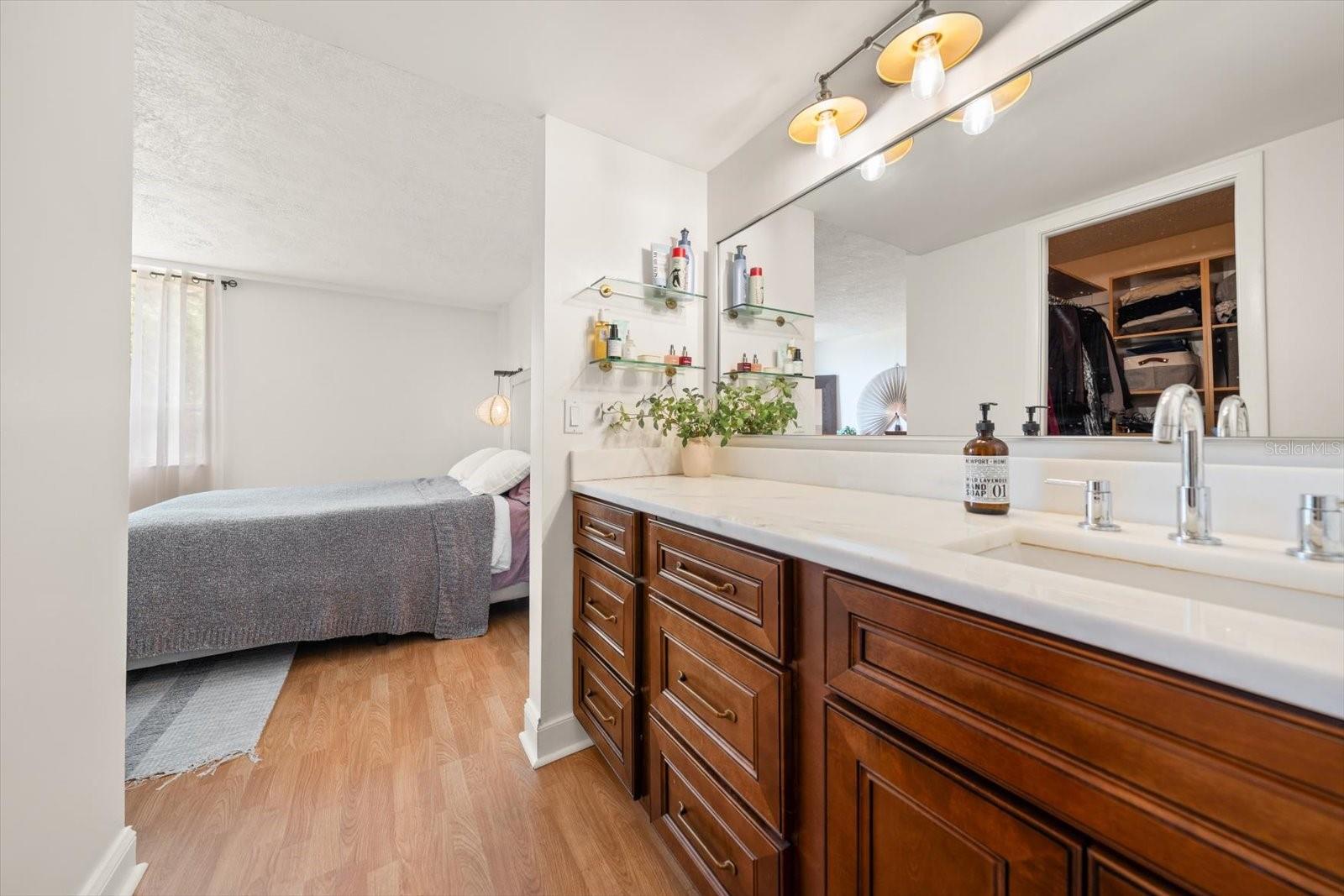 primary bathroom - 2614 COVE CAY DR #409, CLEARWATER