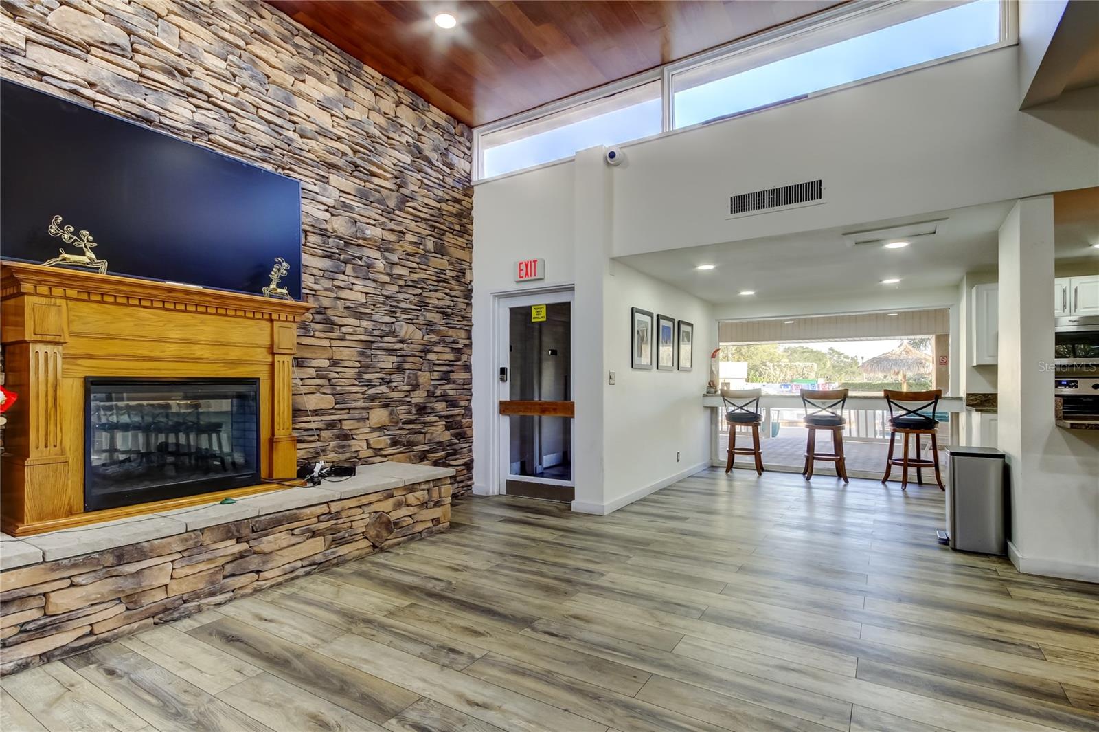 clubhouse - 2614 COVE CAY DR #409, CLEARWATER