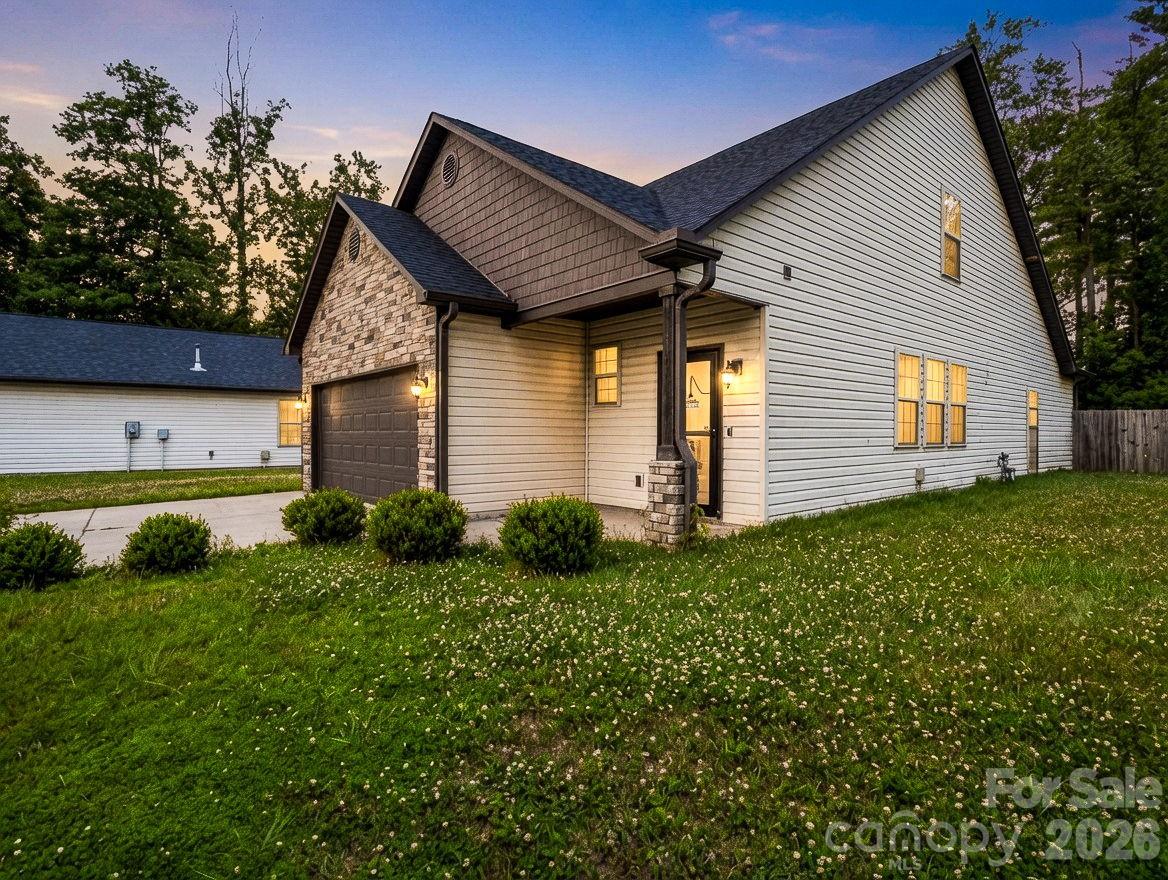 Single Family Residence at 198 N River Road, Fletcher, photo 4 of 42