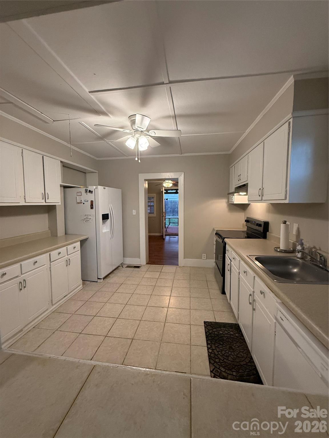 Kitchen - 4220 Harvard Avenue, Greensboro