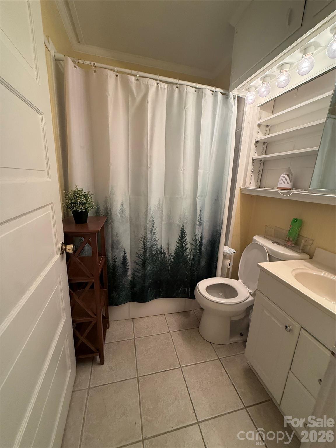 Full Bathroom - 4220 Harvard Avenue, Greensboro