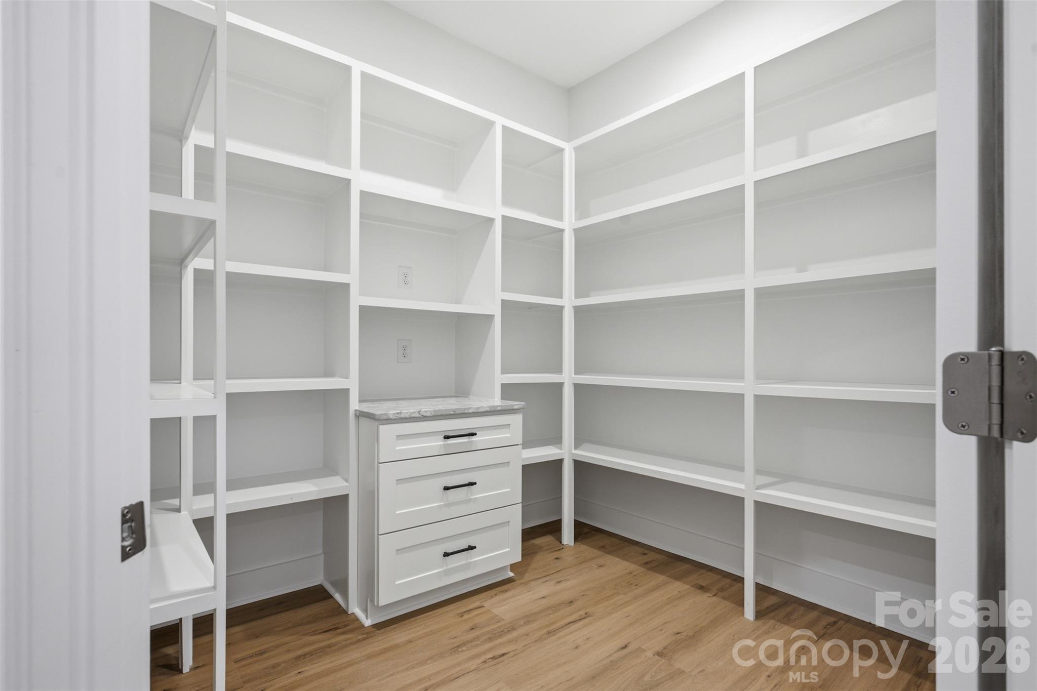 Huge Pantry - 135 Camerons Mill Lane, Statesville