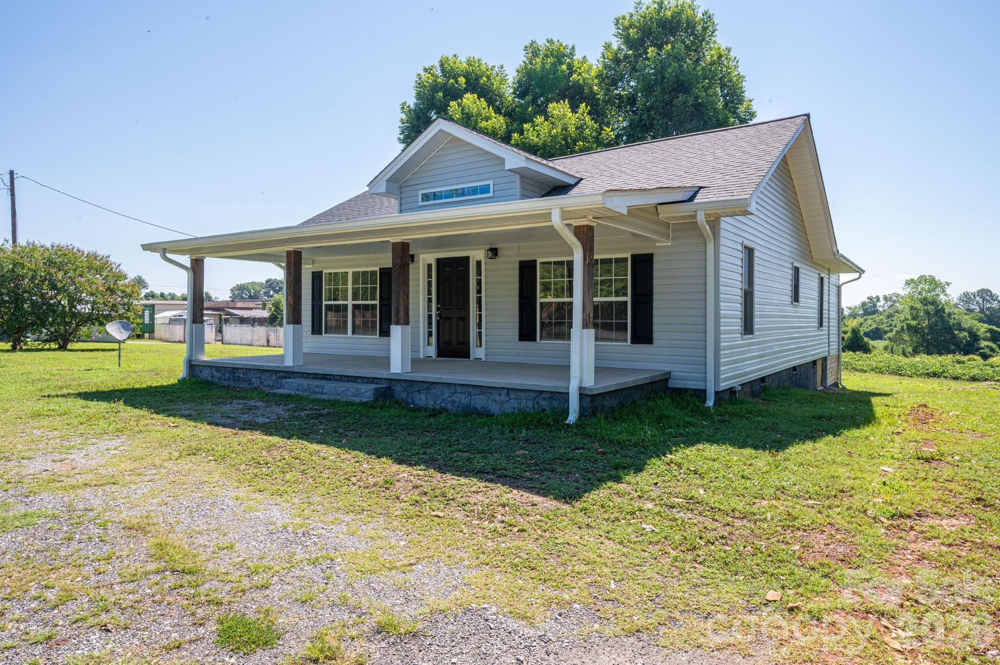 Single Family Residence at 1719 S Lafayette Street, Shelby, photo 2 of 44