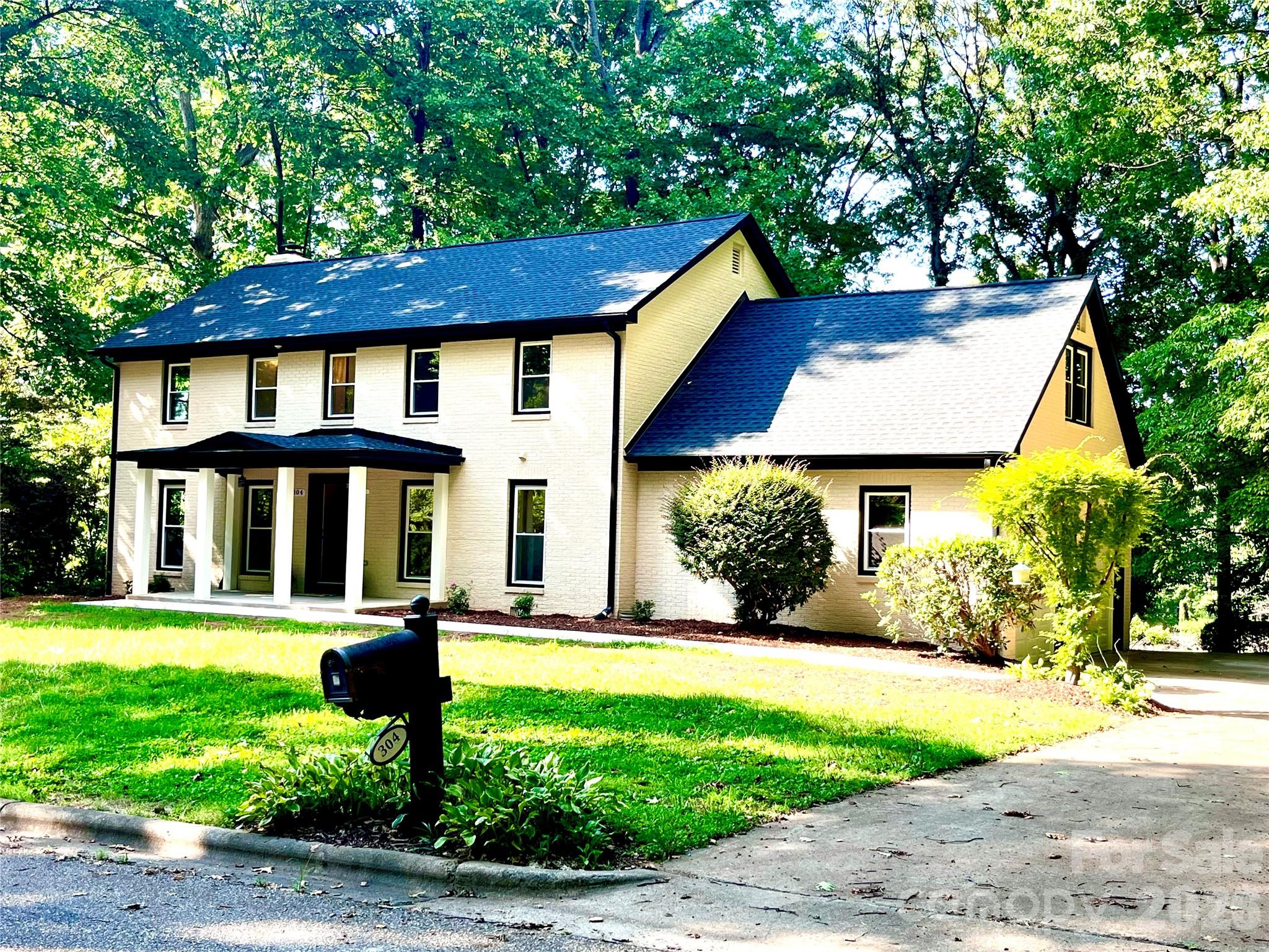 Single Family Residence at 304 Travis Lane, Salisbury, photo 2 of 48