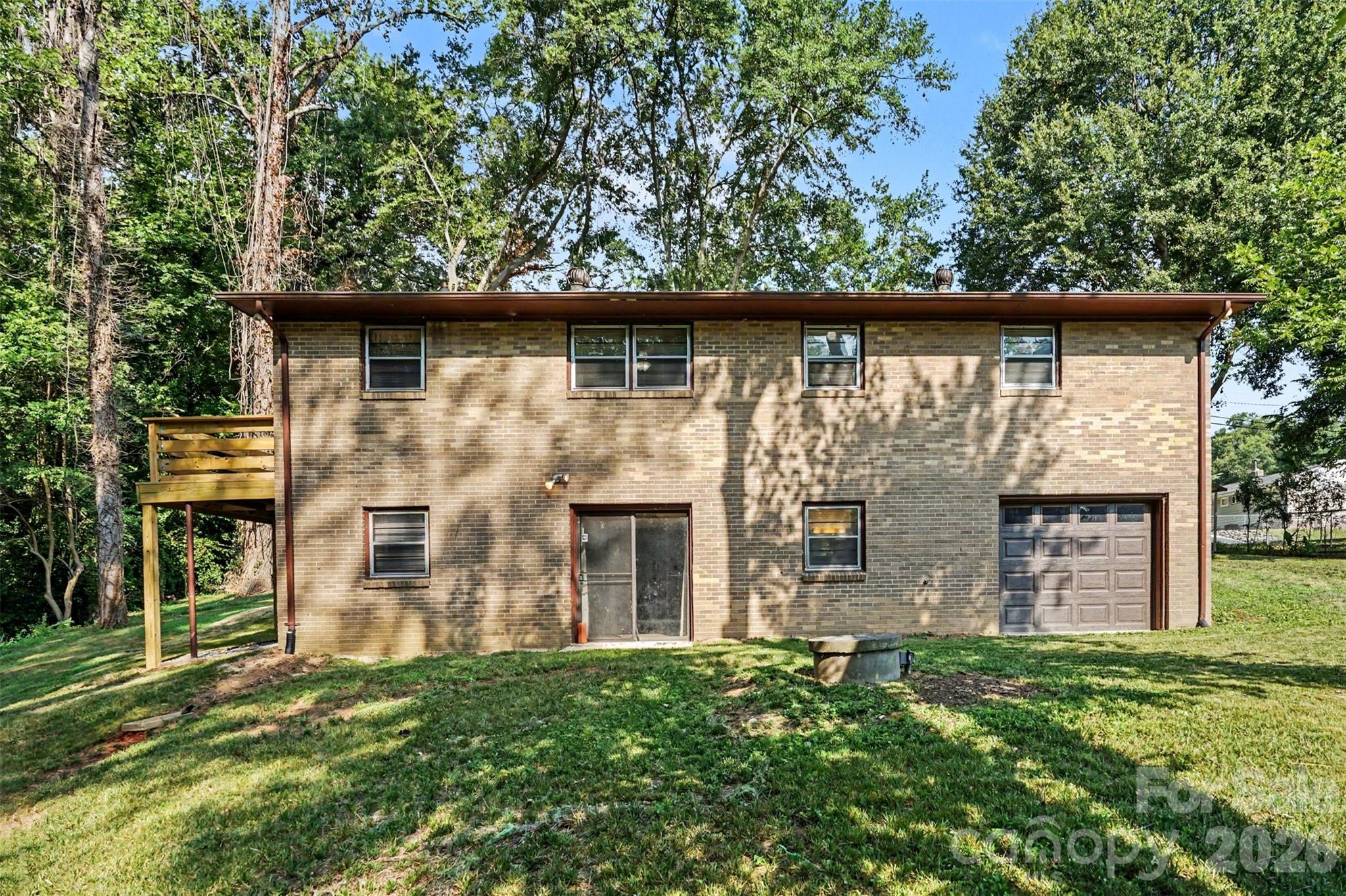 Single Family Residence at 777 Springdale Lane, Gastonia, photo 2 of 33