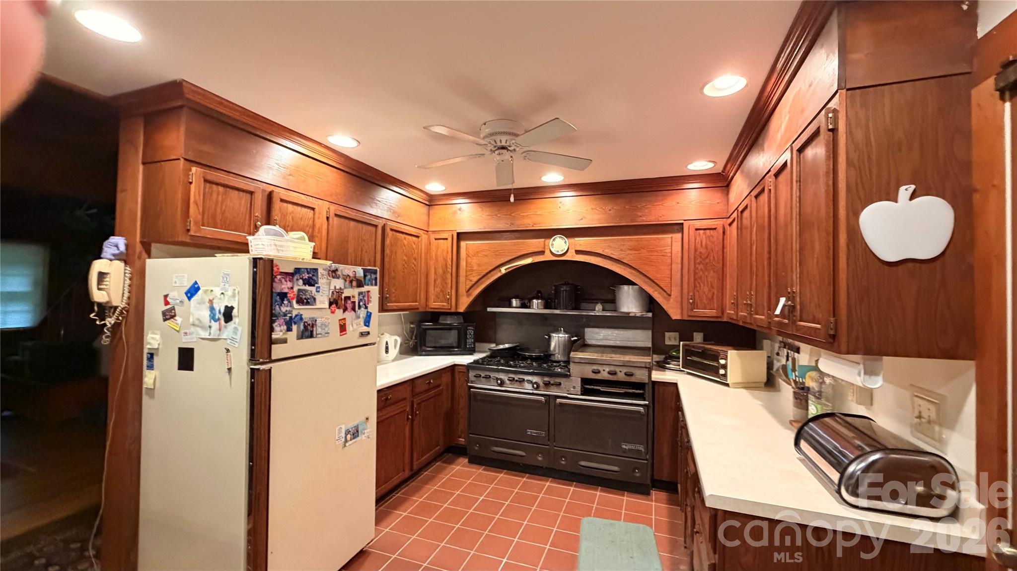 Single Family Residence at 377 Woodstream Road, Waynesville, photo 7 of 12