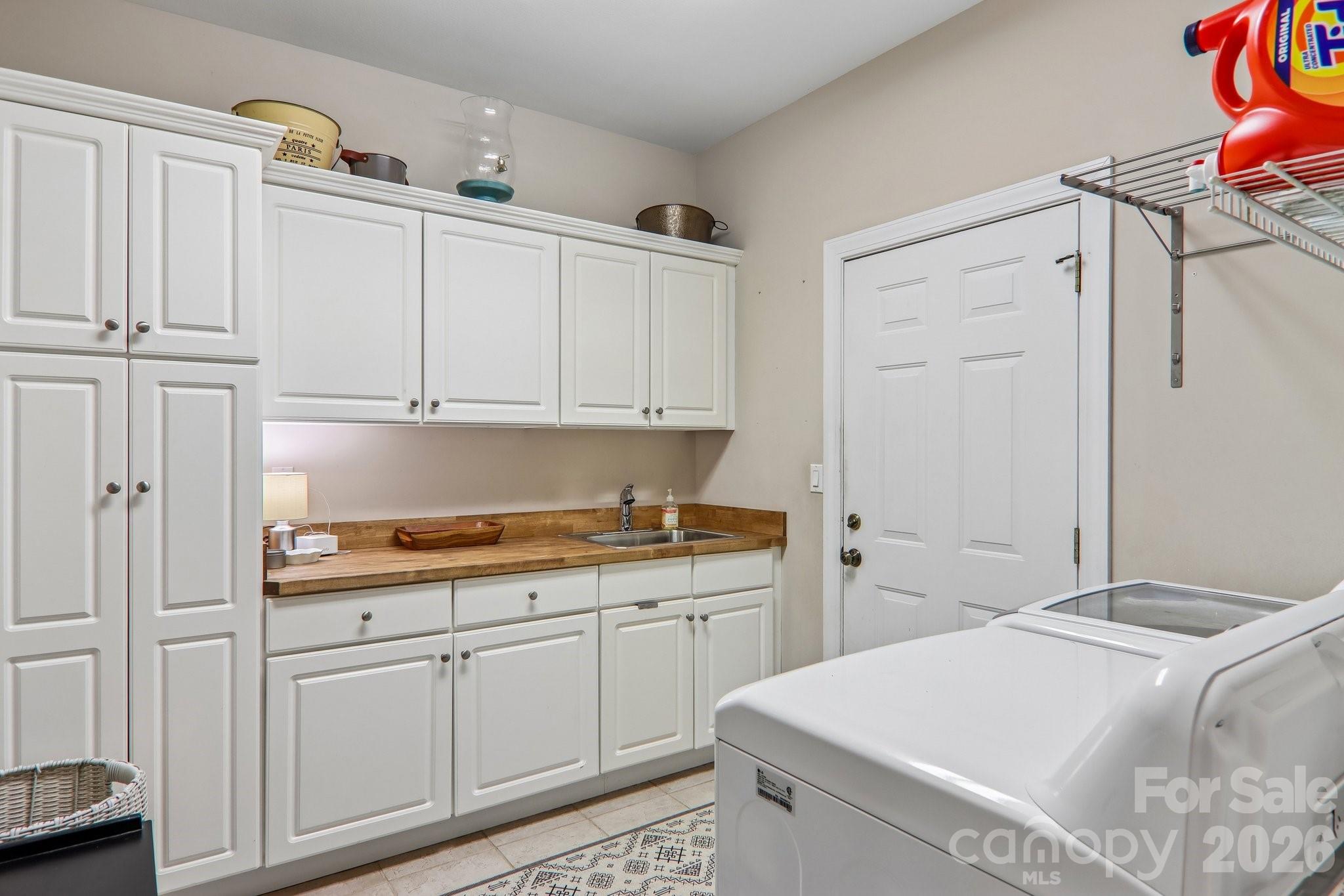 Single Family Residence at 24 Turkey Roost Court, Flat Rock, photo 20 of 47