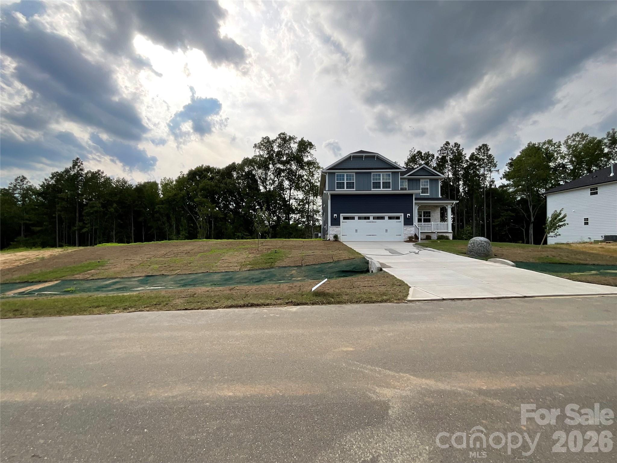 Single Family Residence at 1558 Autumn Lane, York, photo 2 of 45