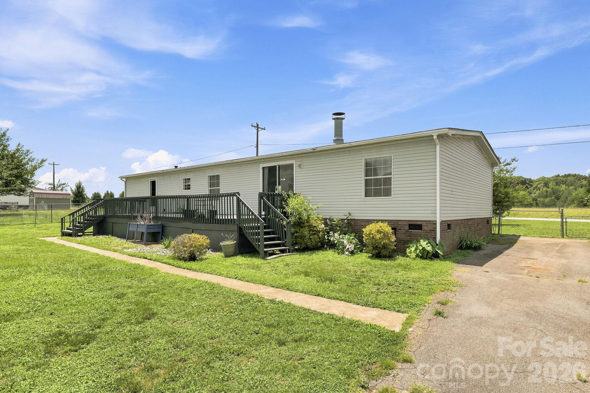 Single Family Residence at 2299 Dellinger Drive, Newton, photo 4 of 27