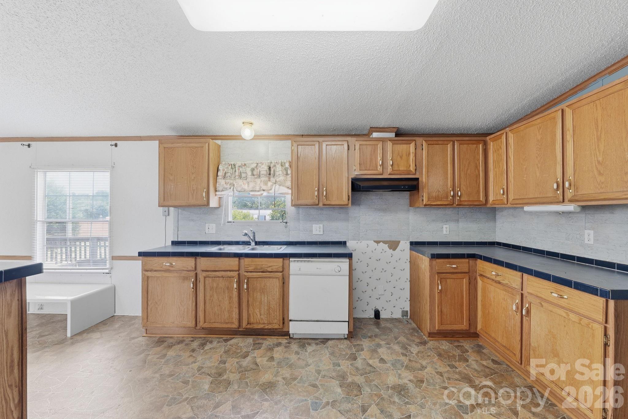 Single Family Residence at 2299 Dellinger Drive, Newton, photo 9 of 27