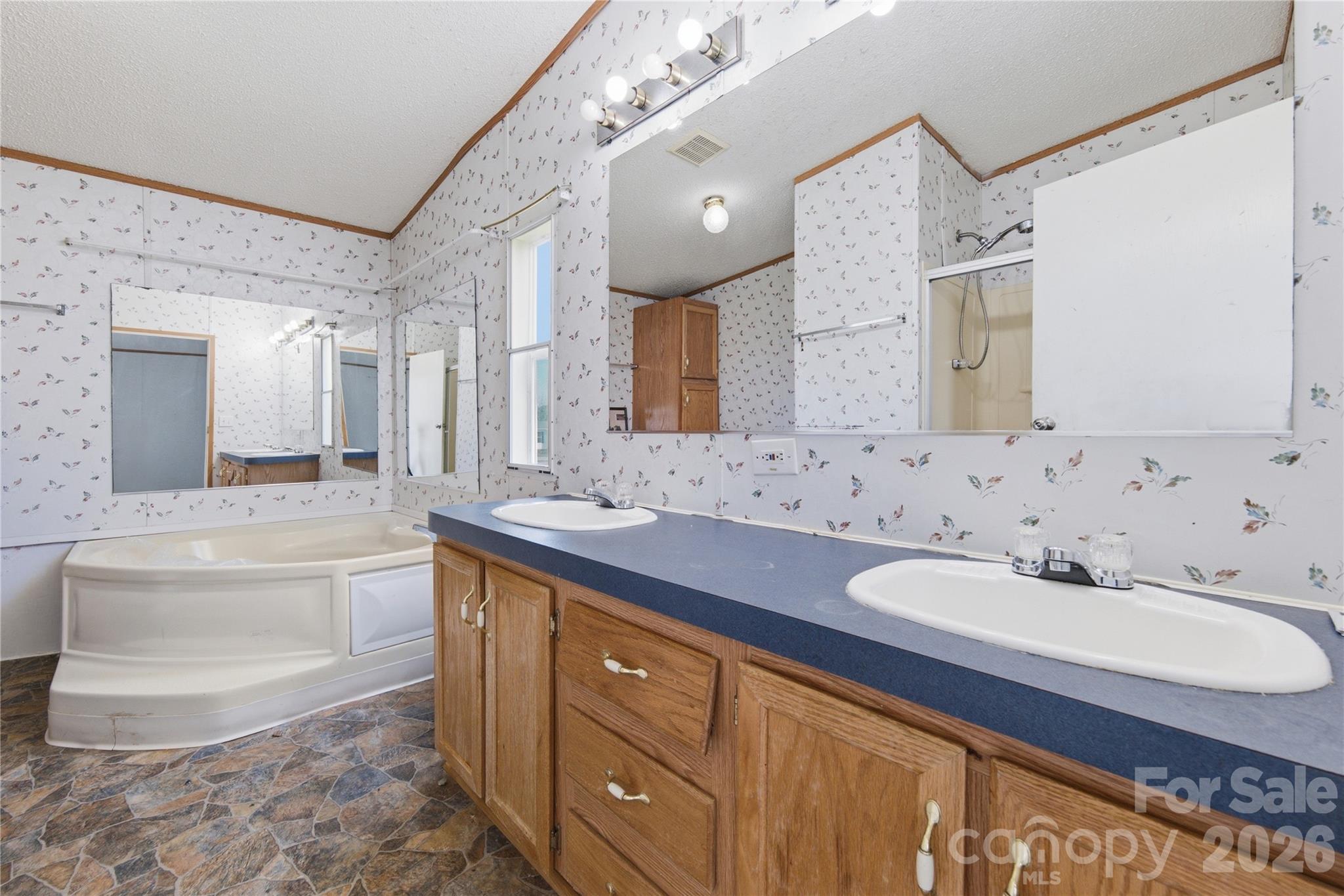 Single Family Residence at 2299 Dellinger Drive, Newton, photo 20 of 27