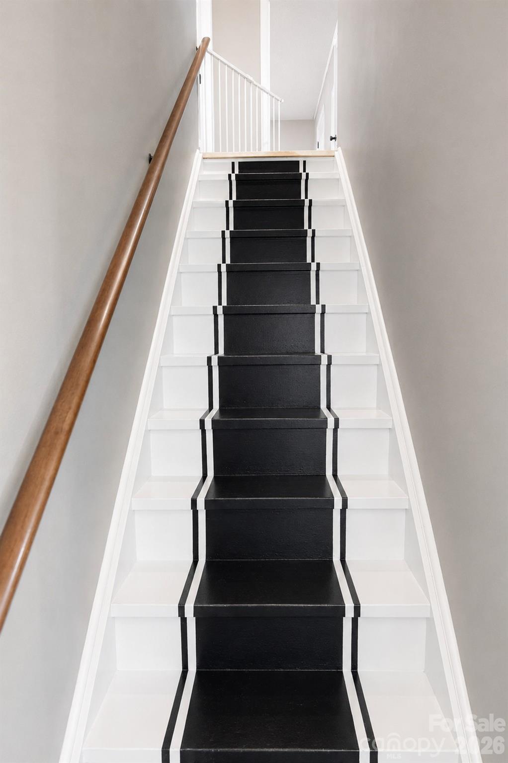Single Family Residence at 47 Caribou Lane, Burnsville, photo 19 of 33