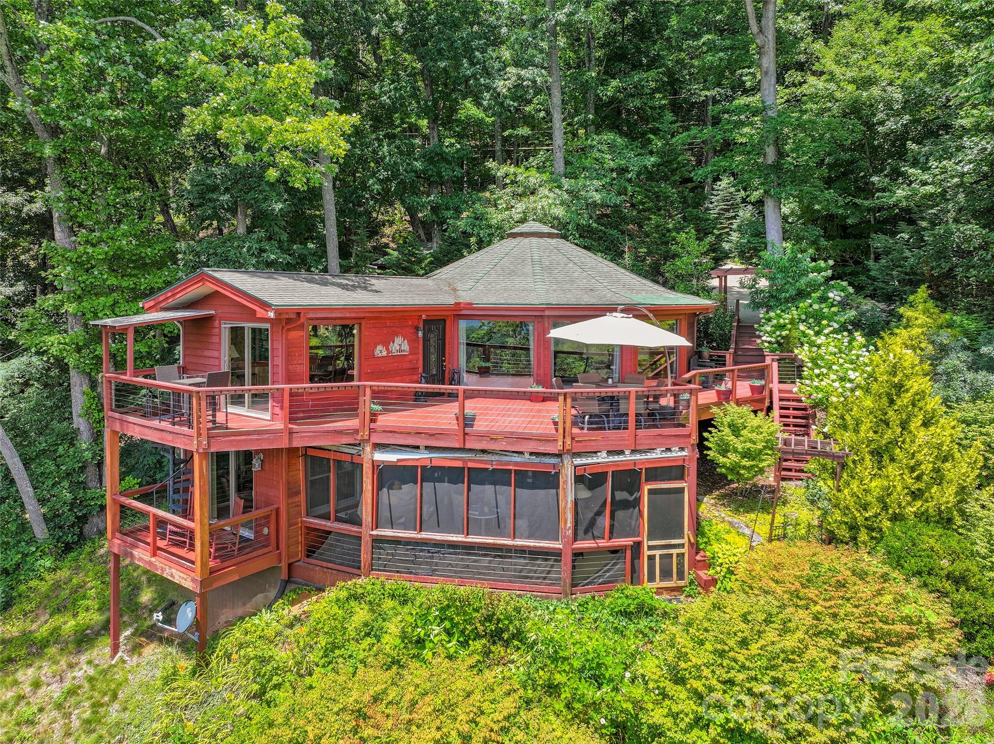 Single Family Residence at 632 Dogwood Trail, Waynesville