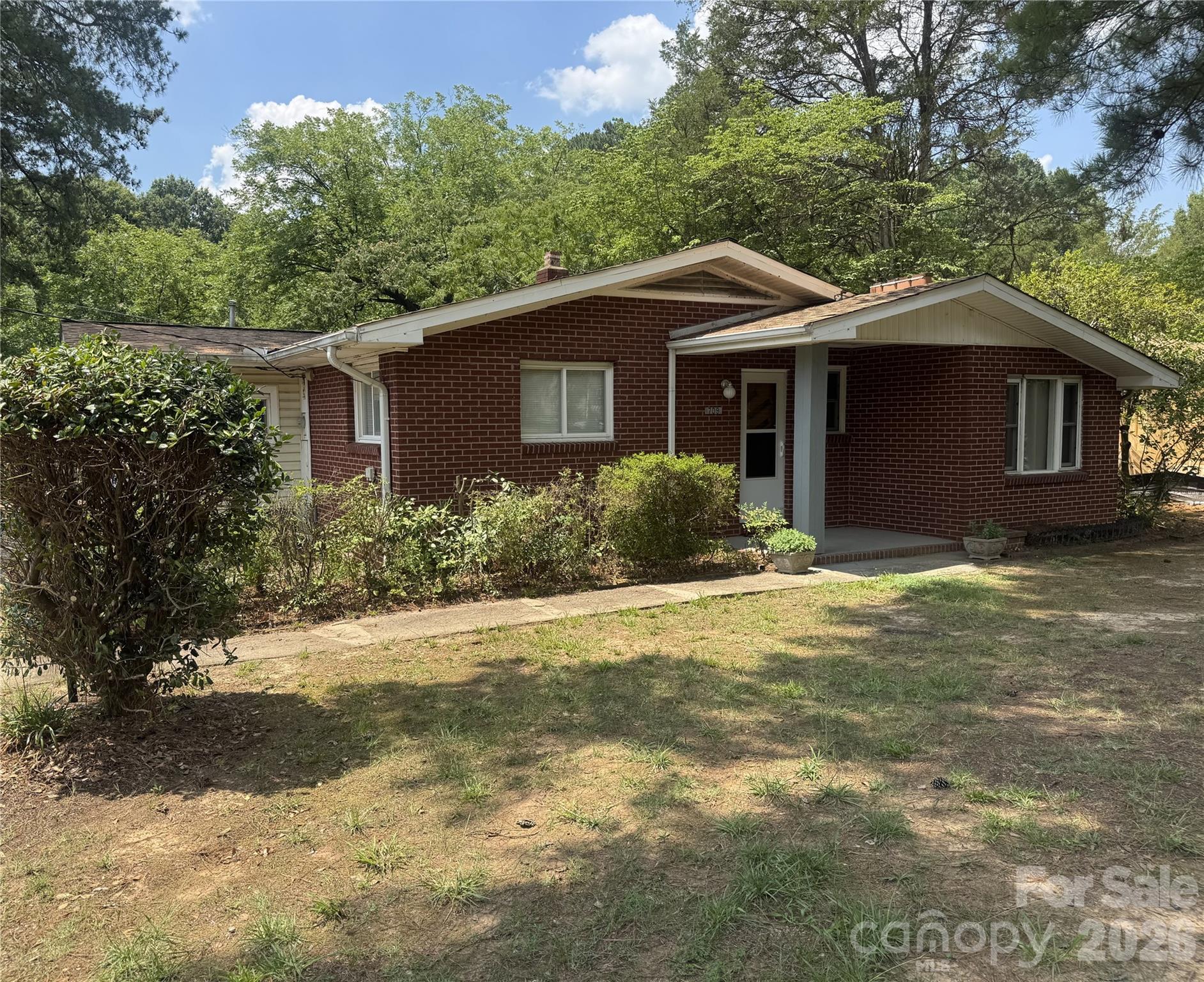 Single Family Residence at 709 Sunset Drive, Salisbury, photo 3 of 32