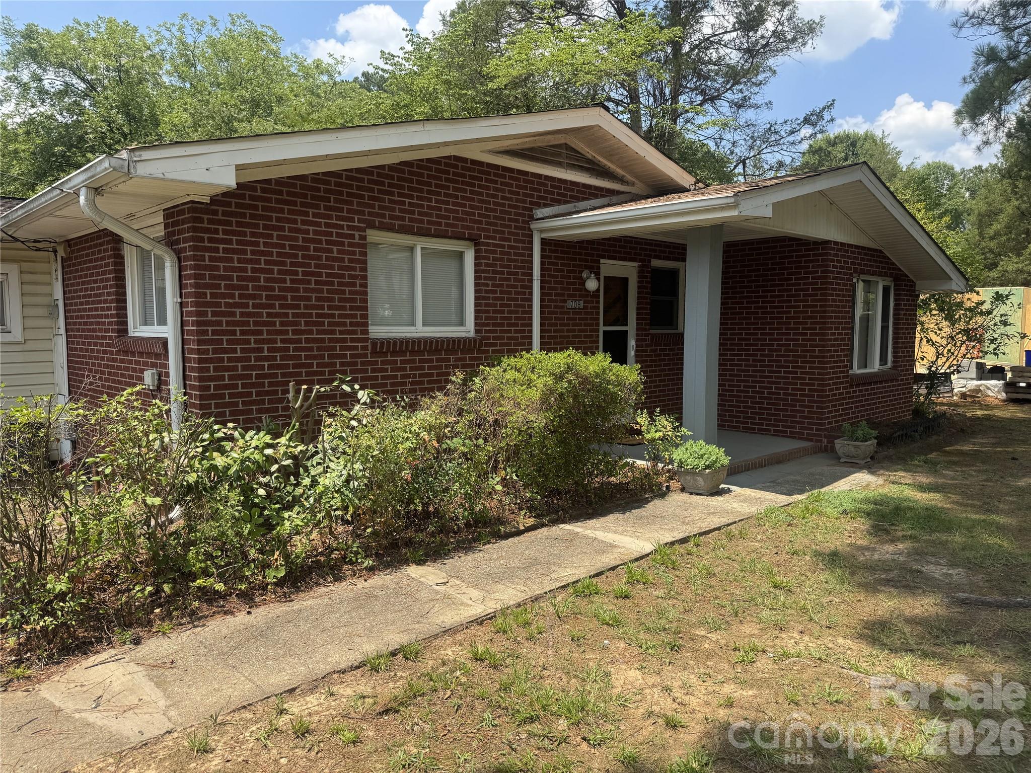 Single Family Residence at 709 Sunset Drive, Salisbury, photo 5 of 32