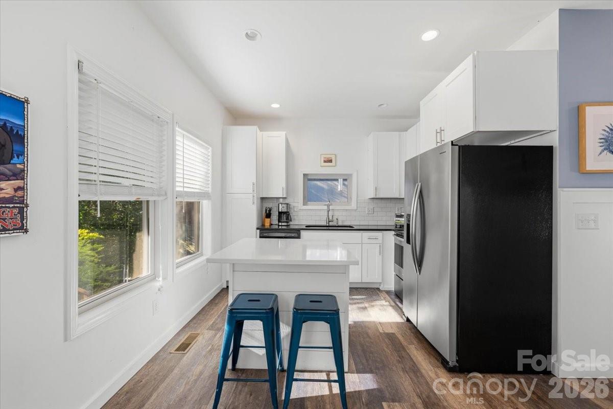 Single Family Residence at 109 Portmanvilla Road, Black Mountain, photo 6 of 44