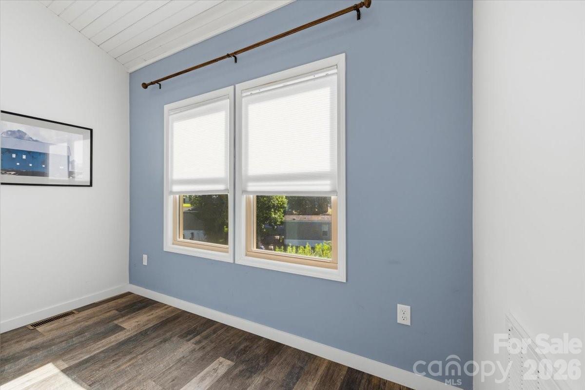Single Family Residence at 109 Portmanvilla Road, Black Mountain, photo 28 of 44