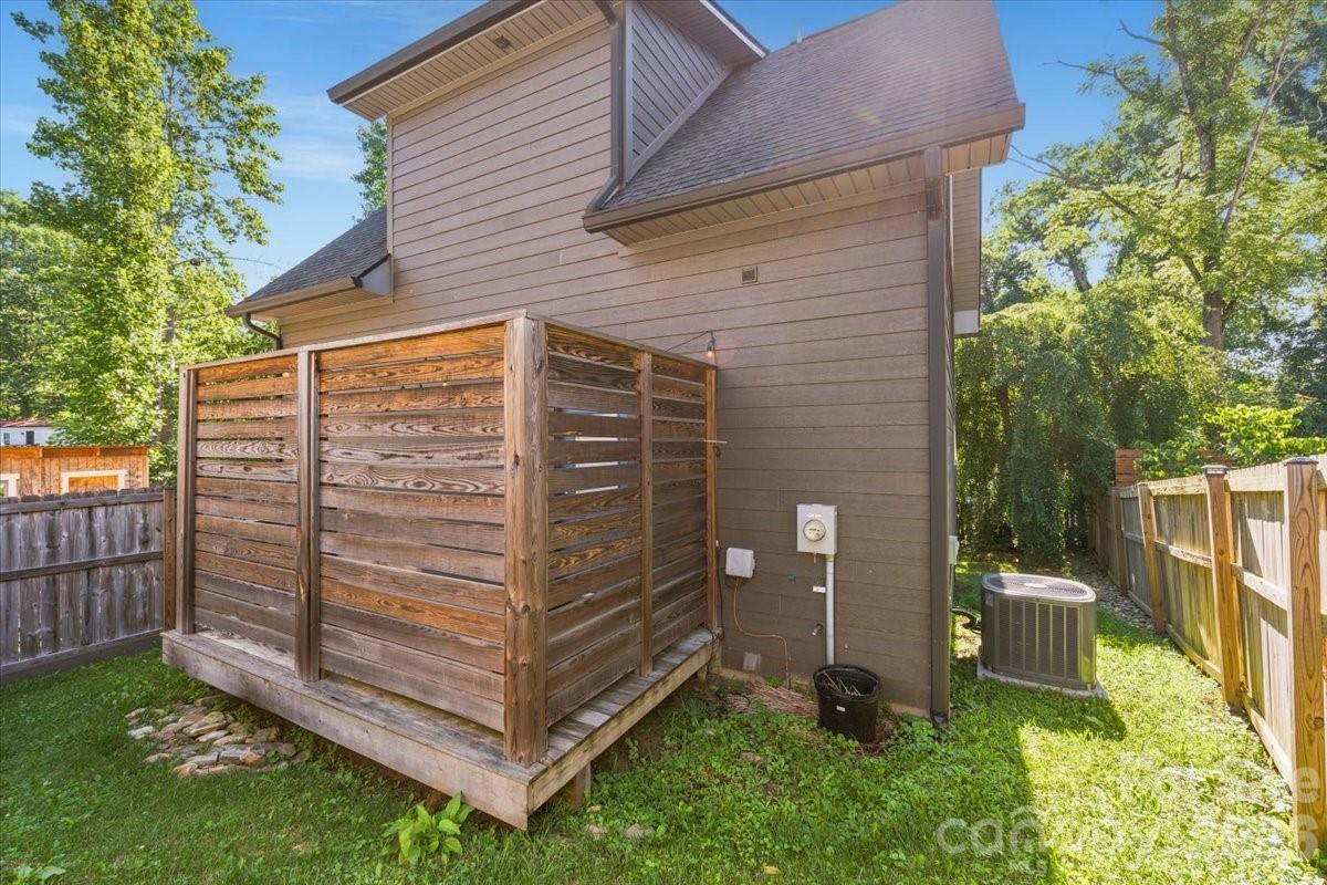 Single Family Residence at 109 Portmanvilla Road, Black Mountain, photo 34 of 44