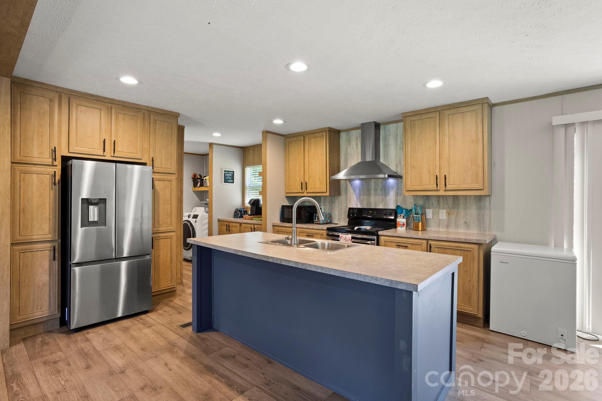 Single Family Residence at 18 Moss Lane, Hendersonville, photo 5 of 16