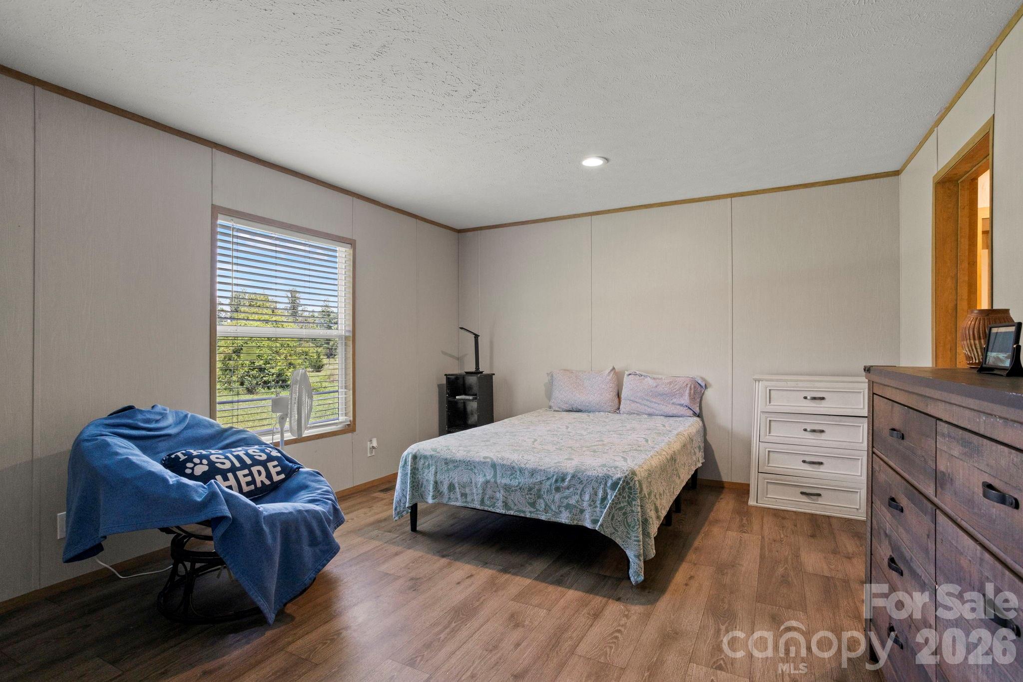 Single Family Residence at 18 Moss Lane, Hendersonville, photo 8 of 16