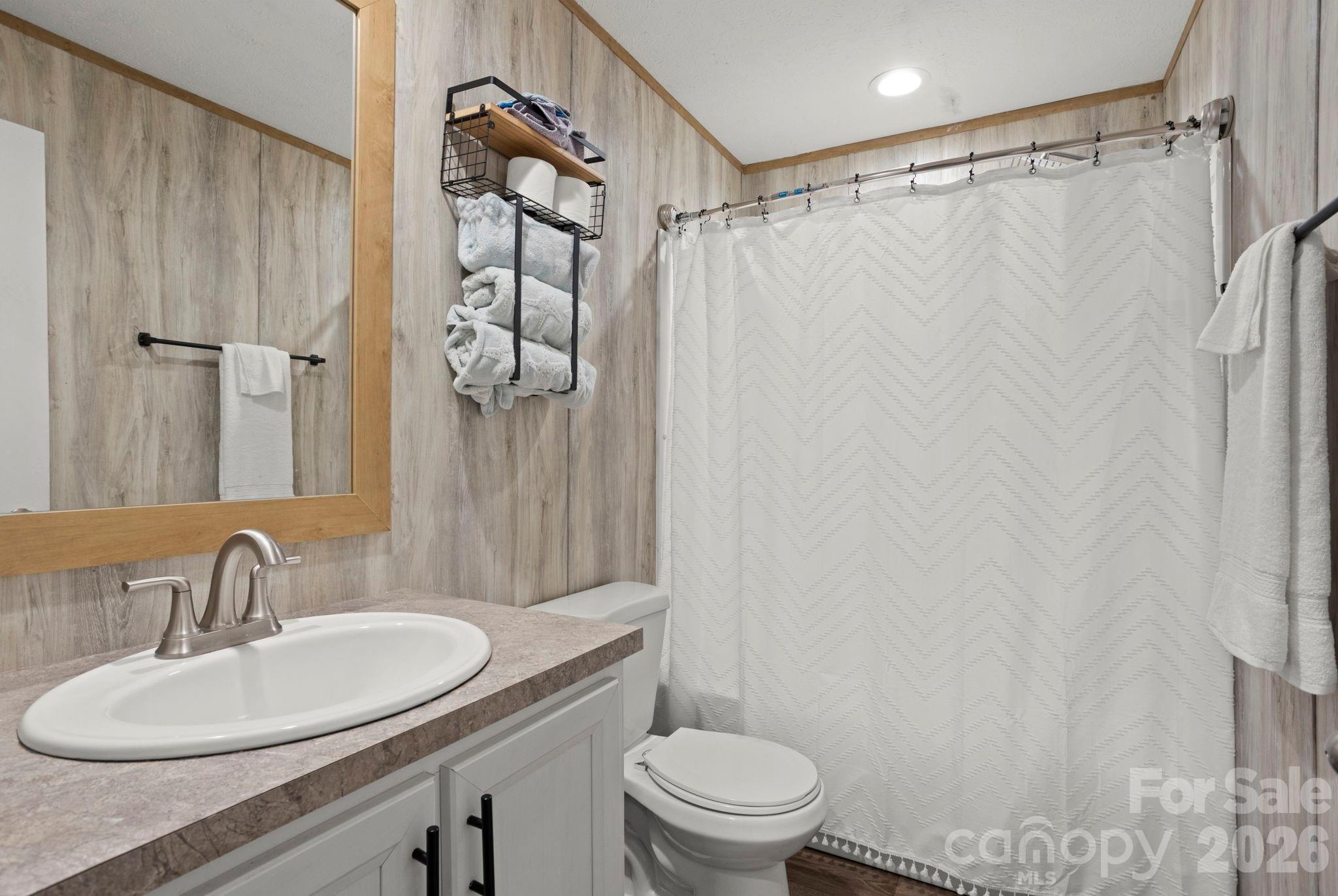 Single Family Residence at 18 Moss Lane, Hendersonville, photo 13 of 16