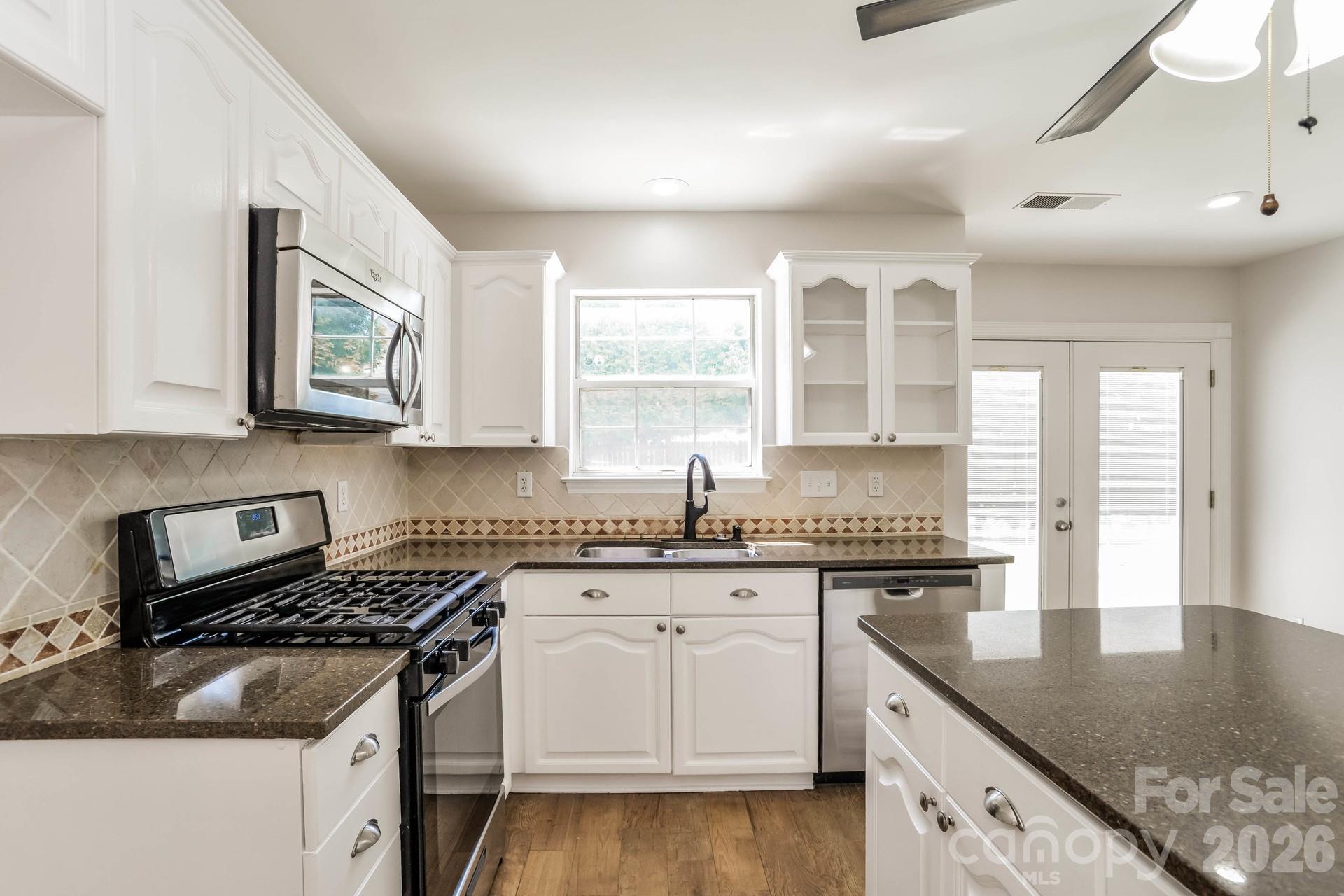 Single Family Residence at 125 Rose Street, Mooresville, photo 7 of 20