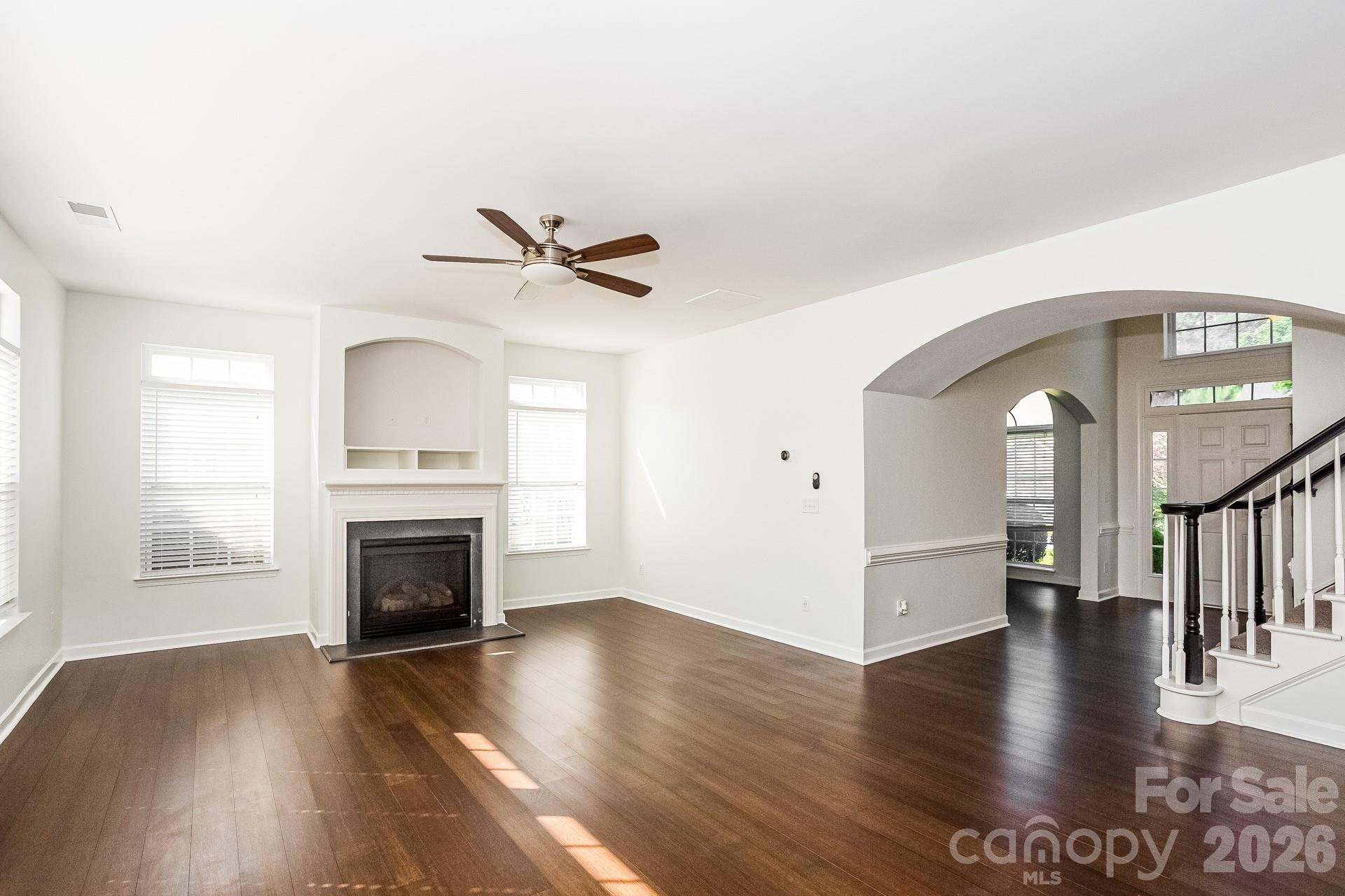 Single Family Residence at 200 Golden Valley Drive, Mooresville, photo 3 of 25