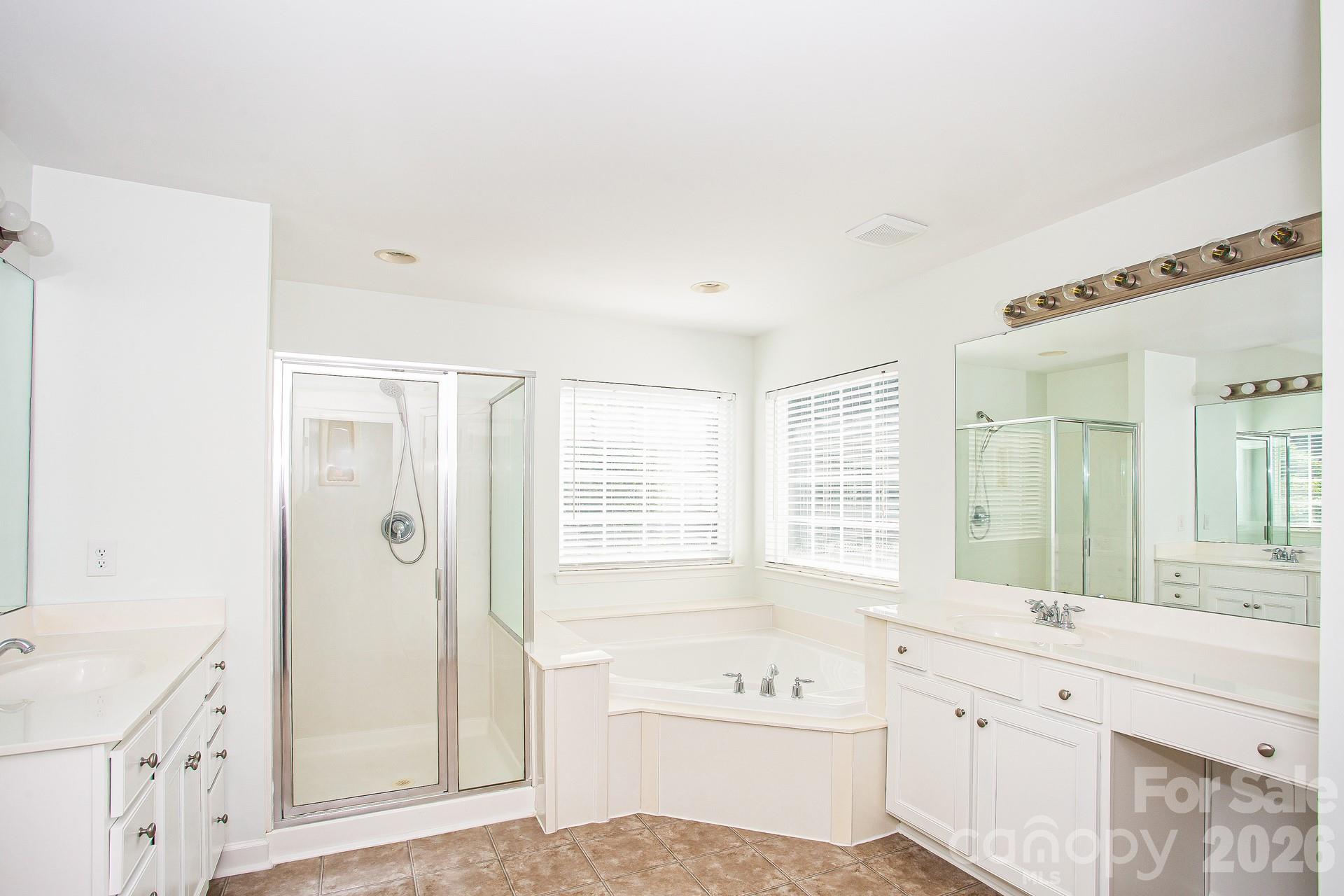 Single Family Residence at 200 Golden Valley Drive, Mooresville, photo 22 of 25