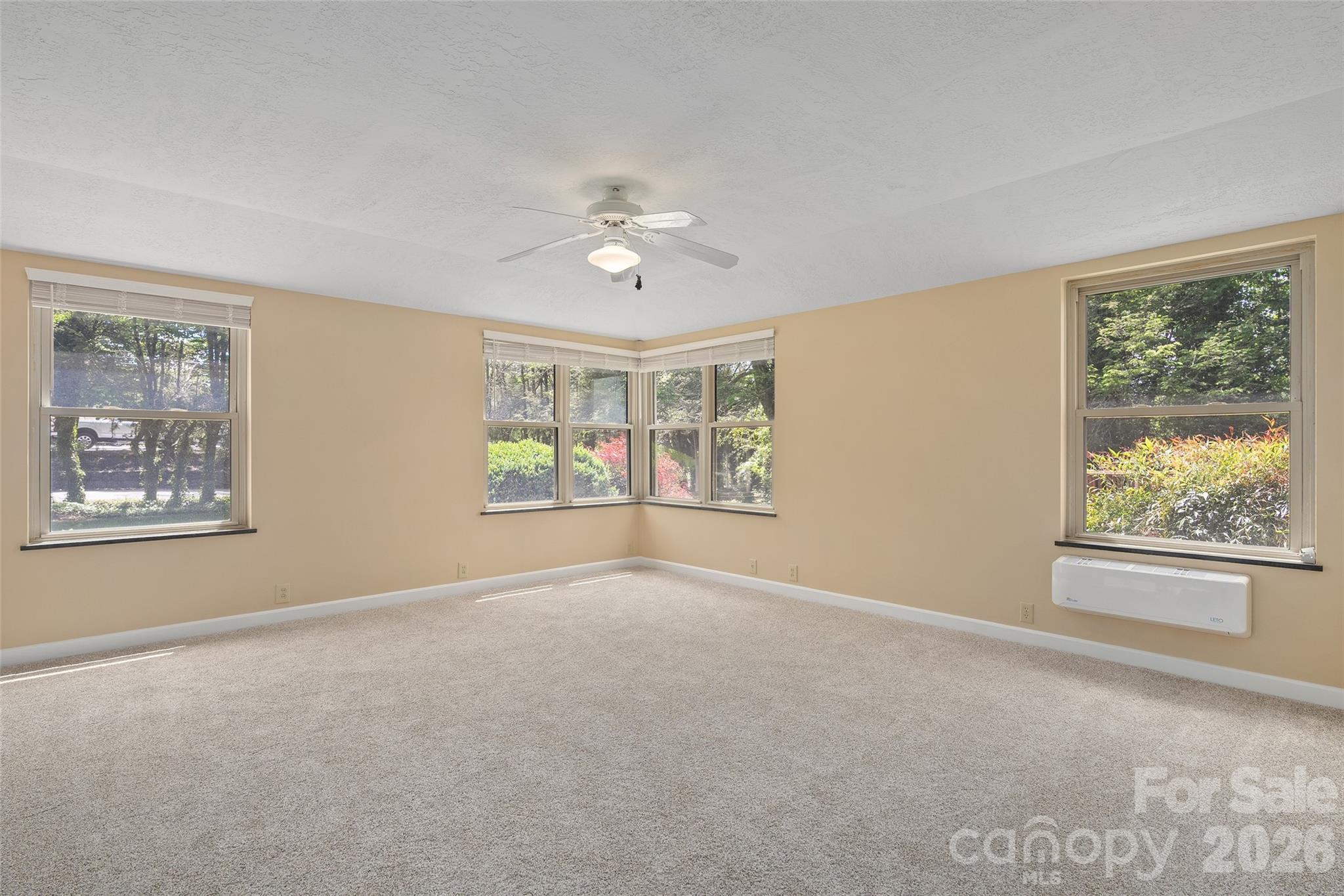 Single Family Residence at 142 Country Club Drive, Waynesville, photo 17 of 48