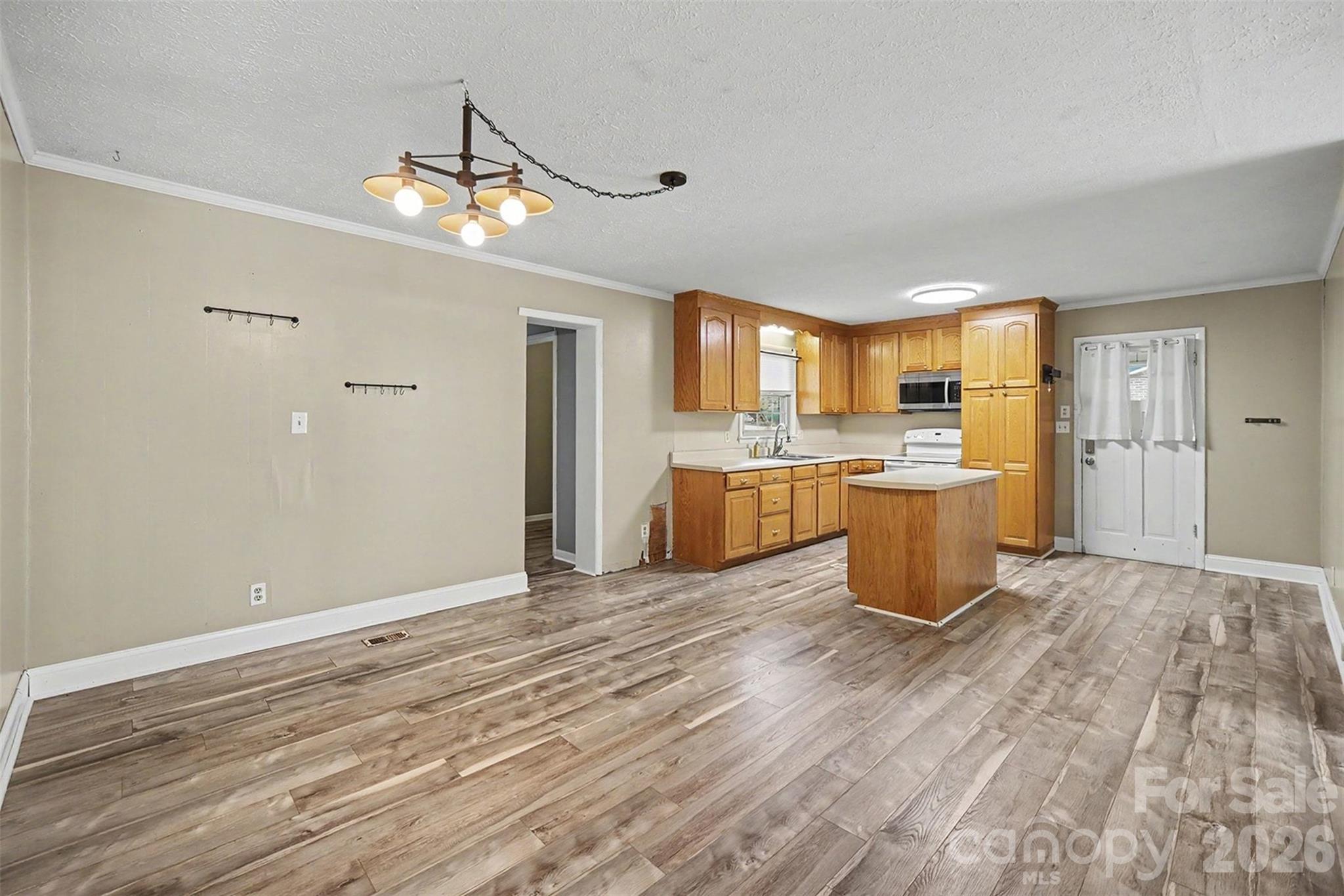 Single Family Residence at 202 W Debby Drive, Shelby, photo 10 of 36