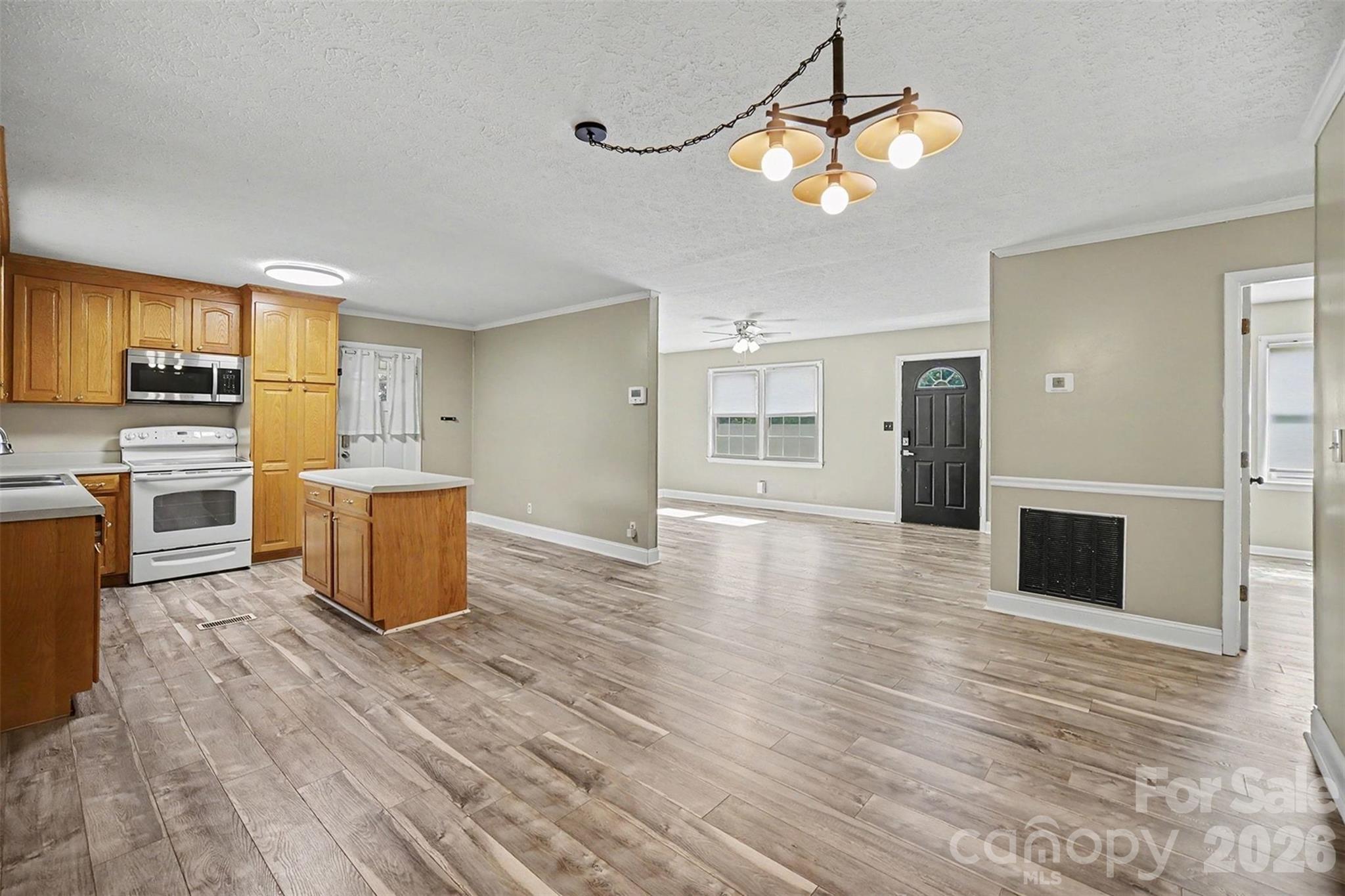 Single Family Residence at 202 W Debby Drive, Shelby, photo 11 of 36
